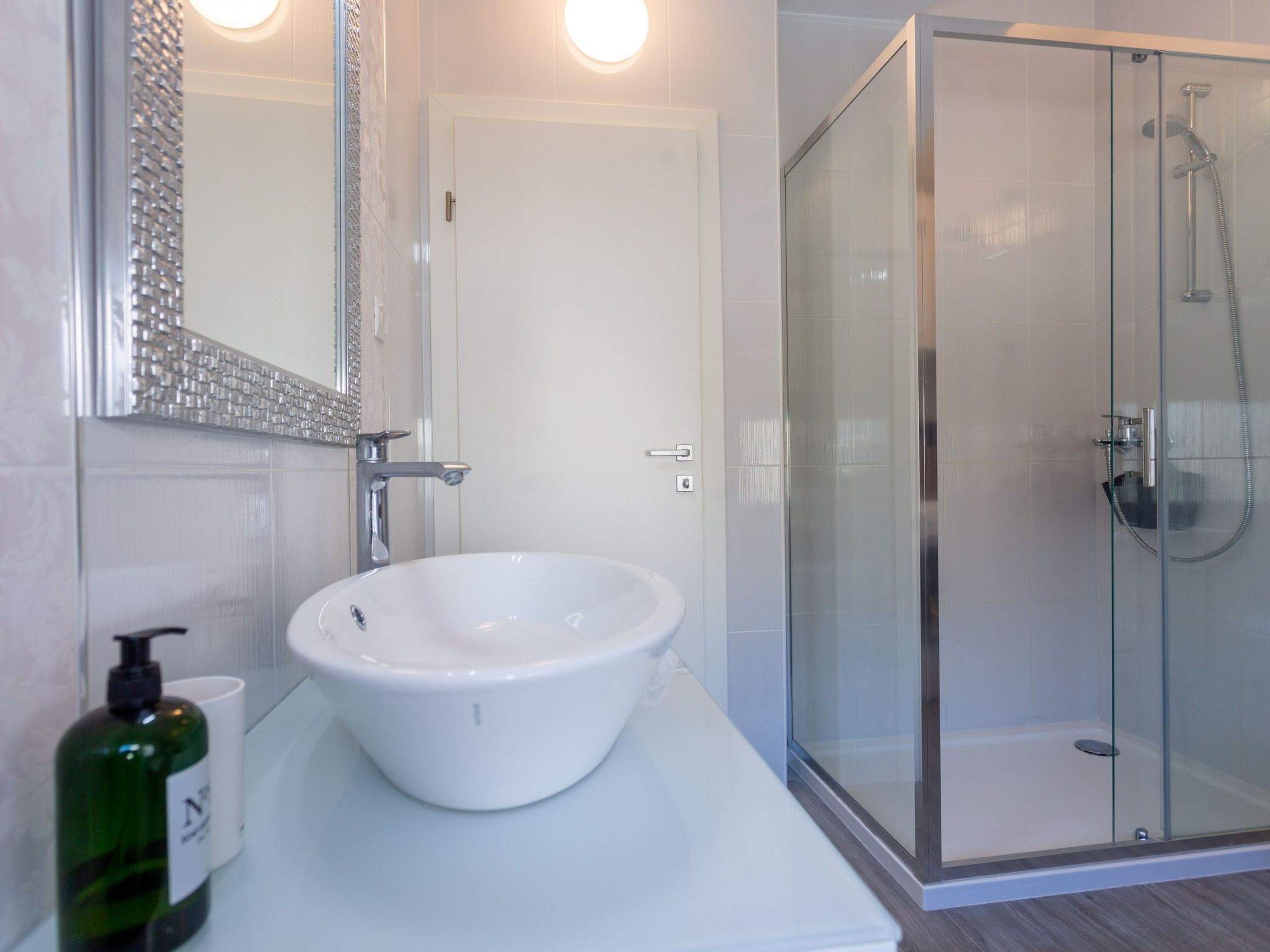 Villa Melki mit großem Privatpool-Drinnen