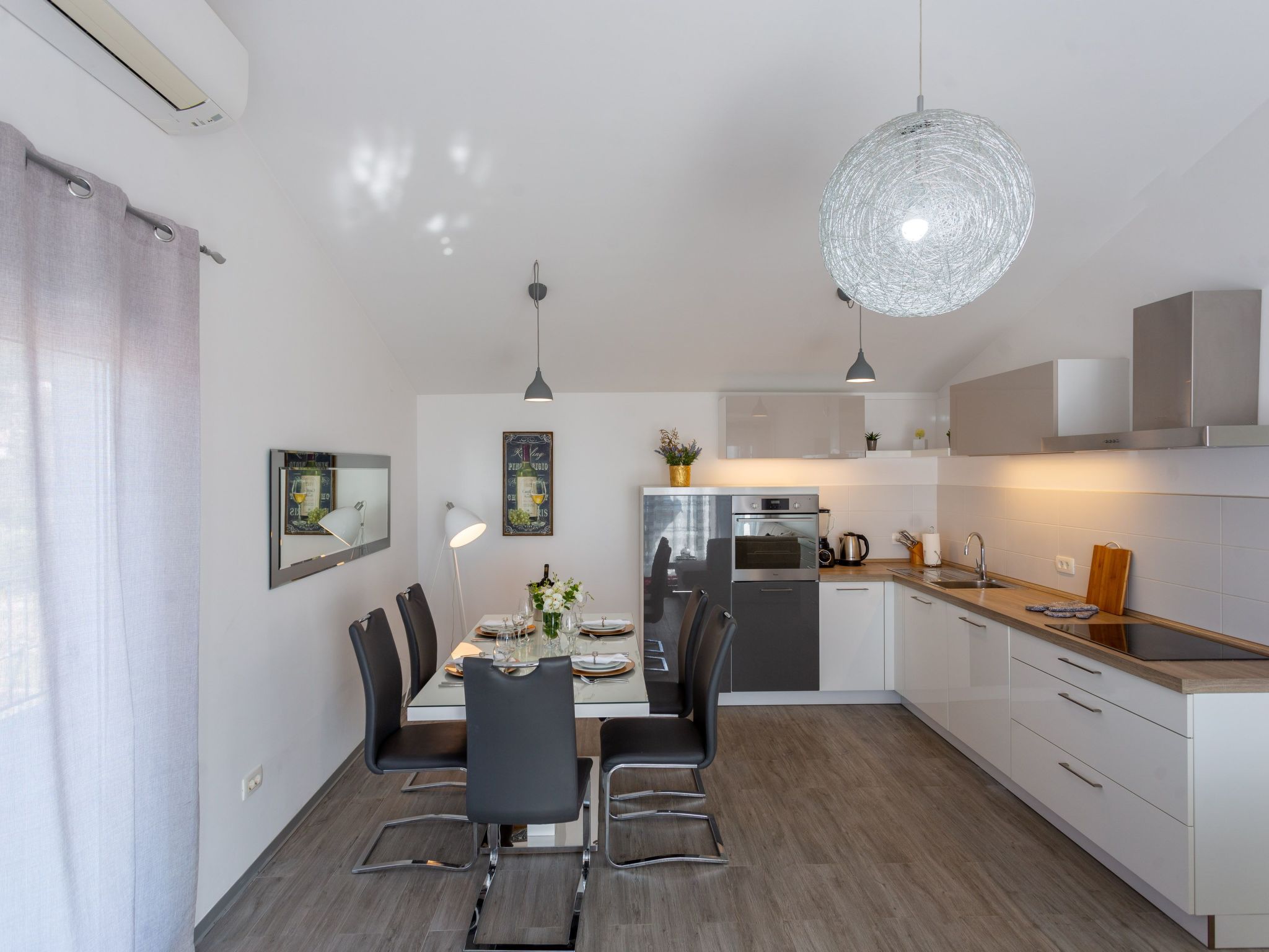 Villa Melki mit großem Privatpool-Drinnen