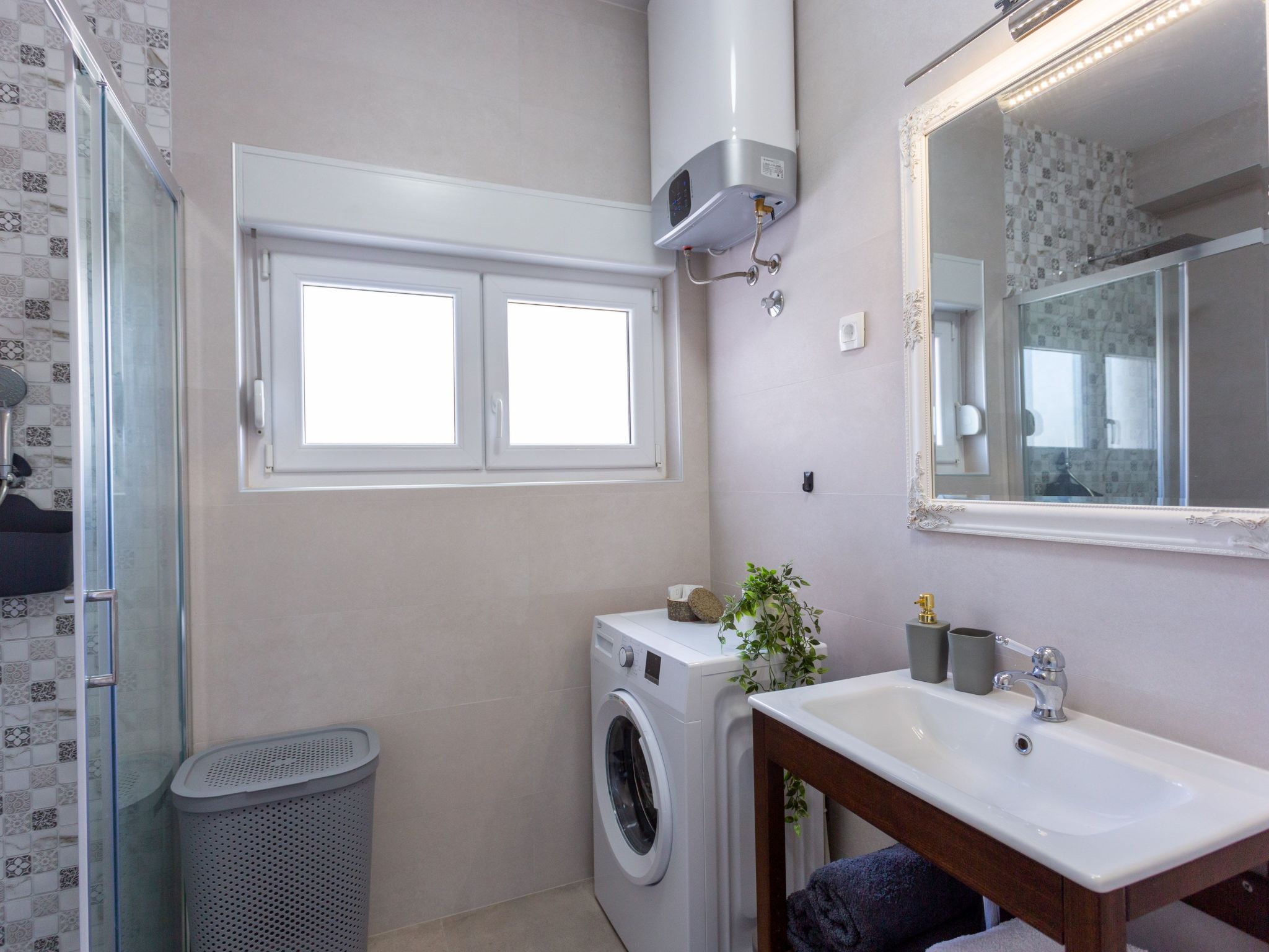 Villa Melki mit großem Privatpool-Drinnen