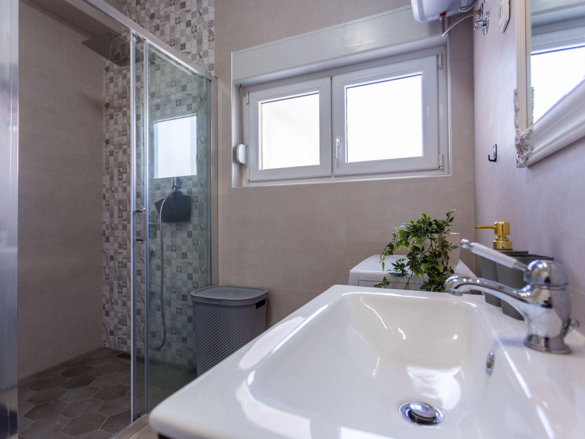 Villa Melki mit großem Privatpool-Drinnen