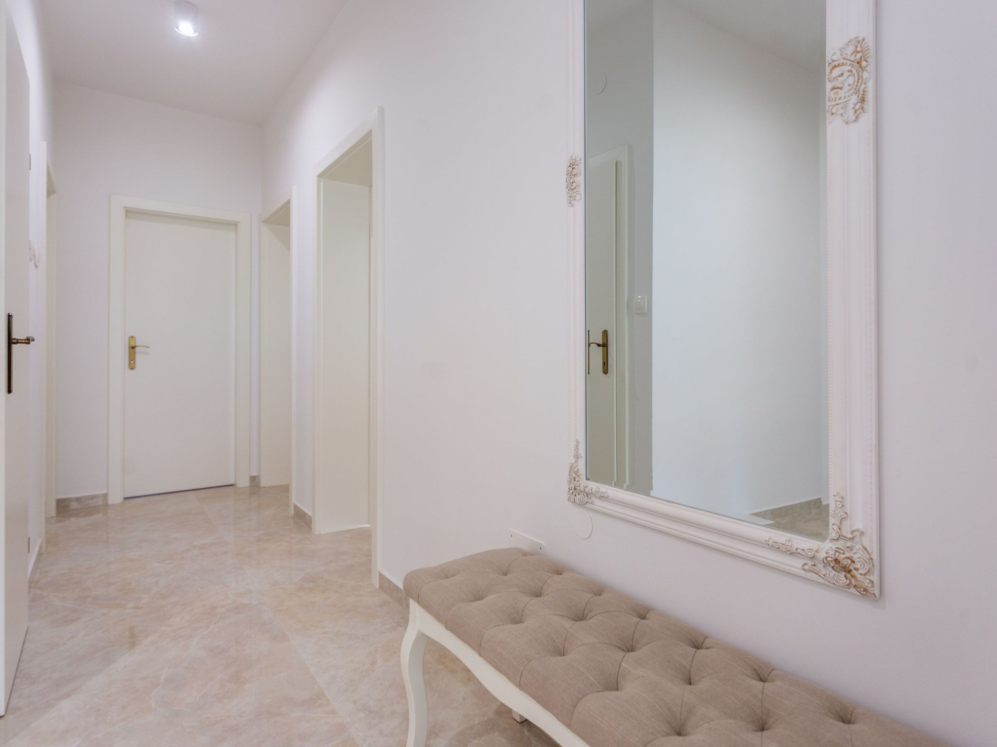 Villa Melki mit großem Privatpool-Drinnen