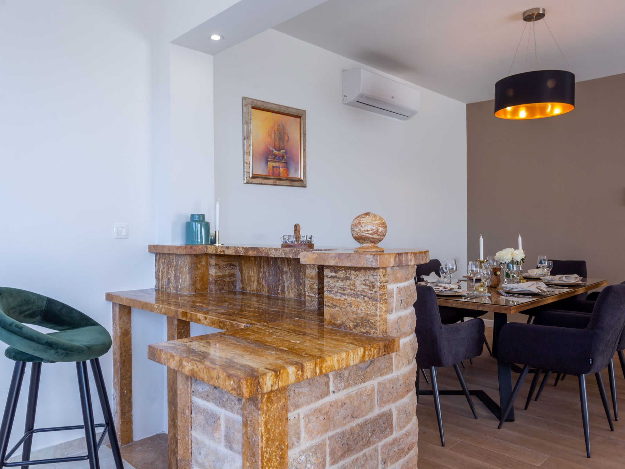 Villa Melki mit großem Privatpool-Drinnen