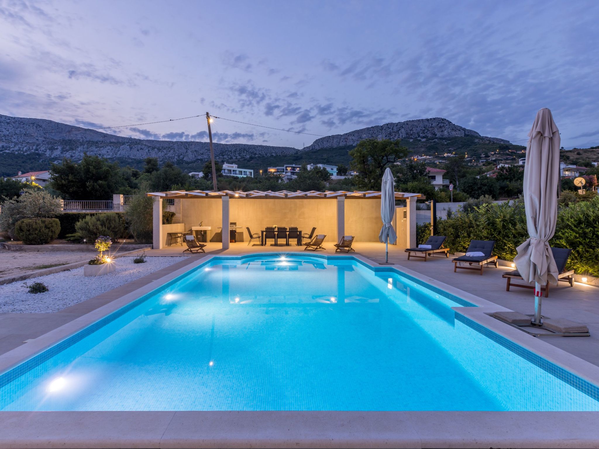 Villa Melki mit großem Privatpool-Drinnen