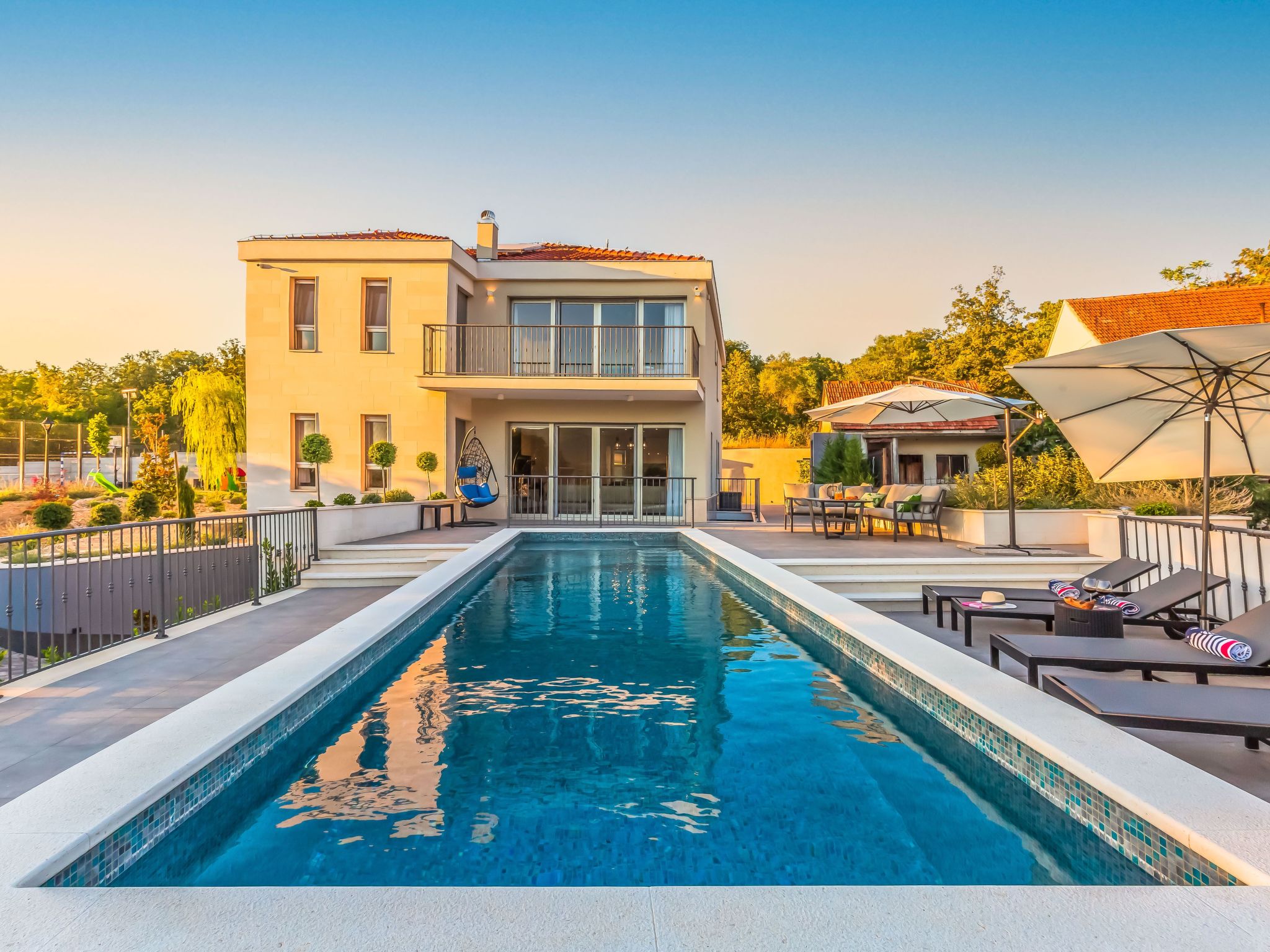 In Dugopolje mit Privatem Pool