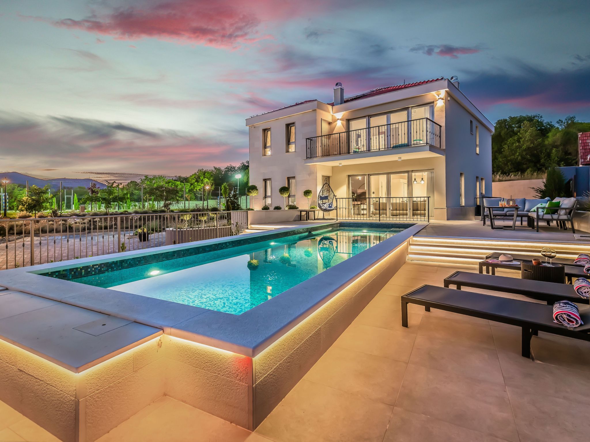 In Dugopolje mit Privatem Pool-Dedans