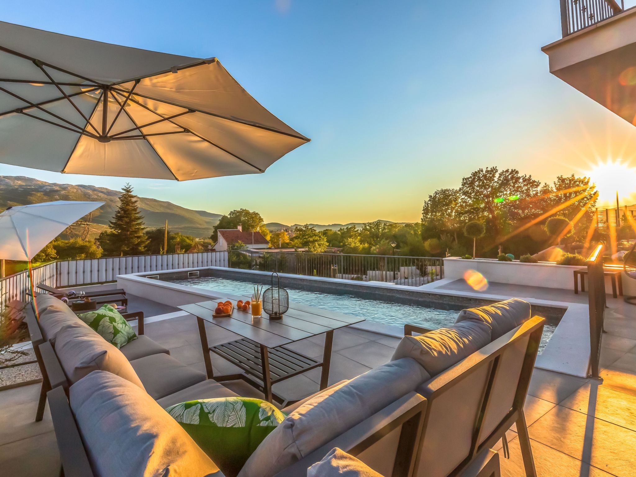 In Dugopolje mit Privatem Pool-Dedans