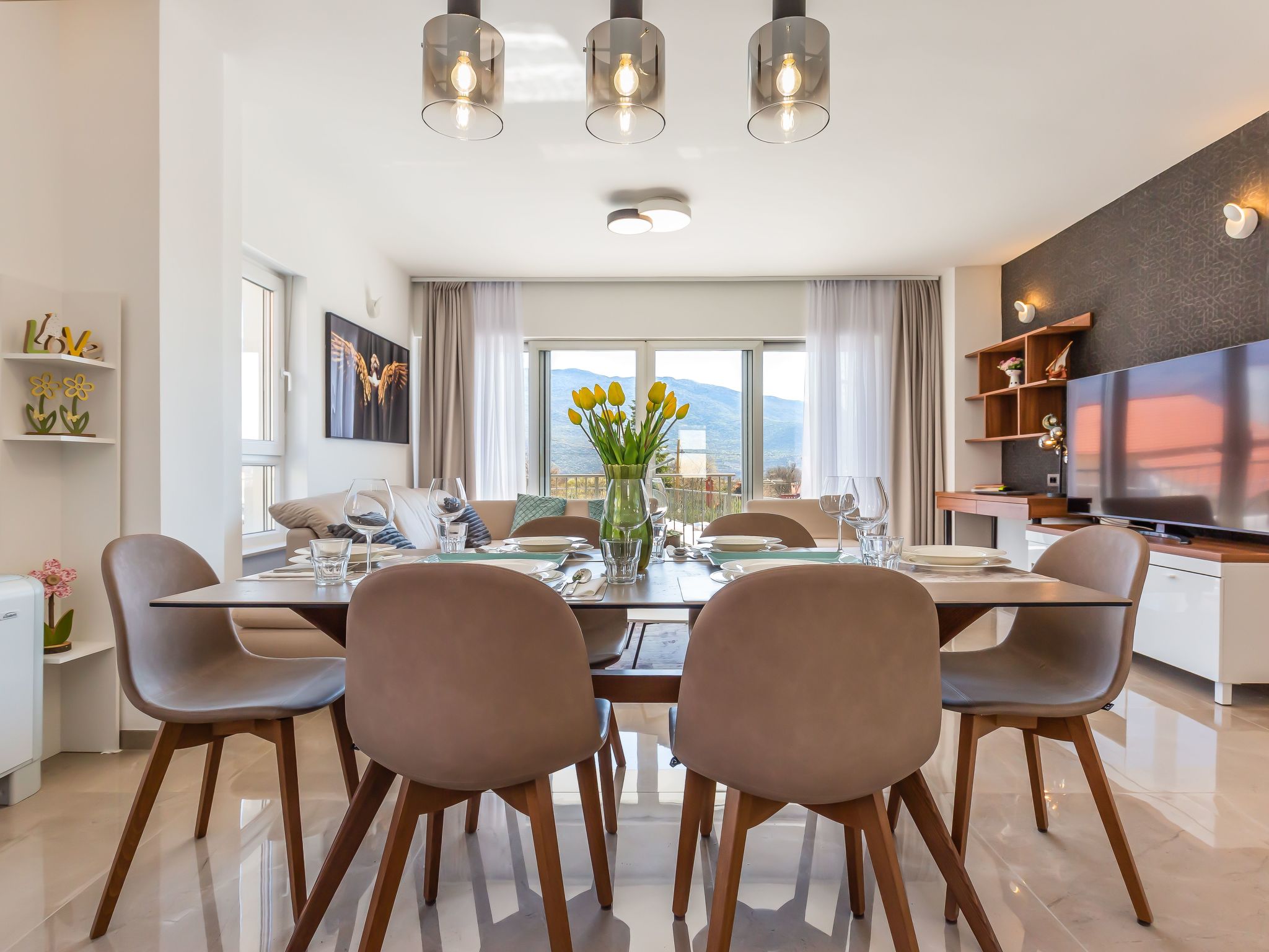 In Dugopolje mit Privatem Pool-Dedans