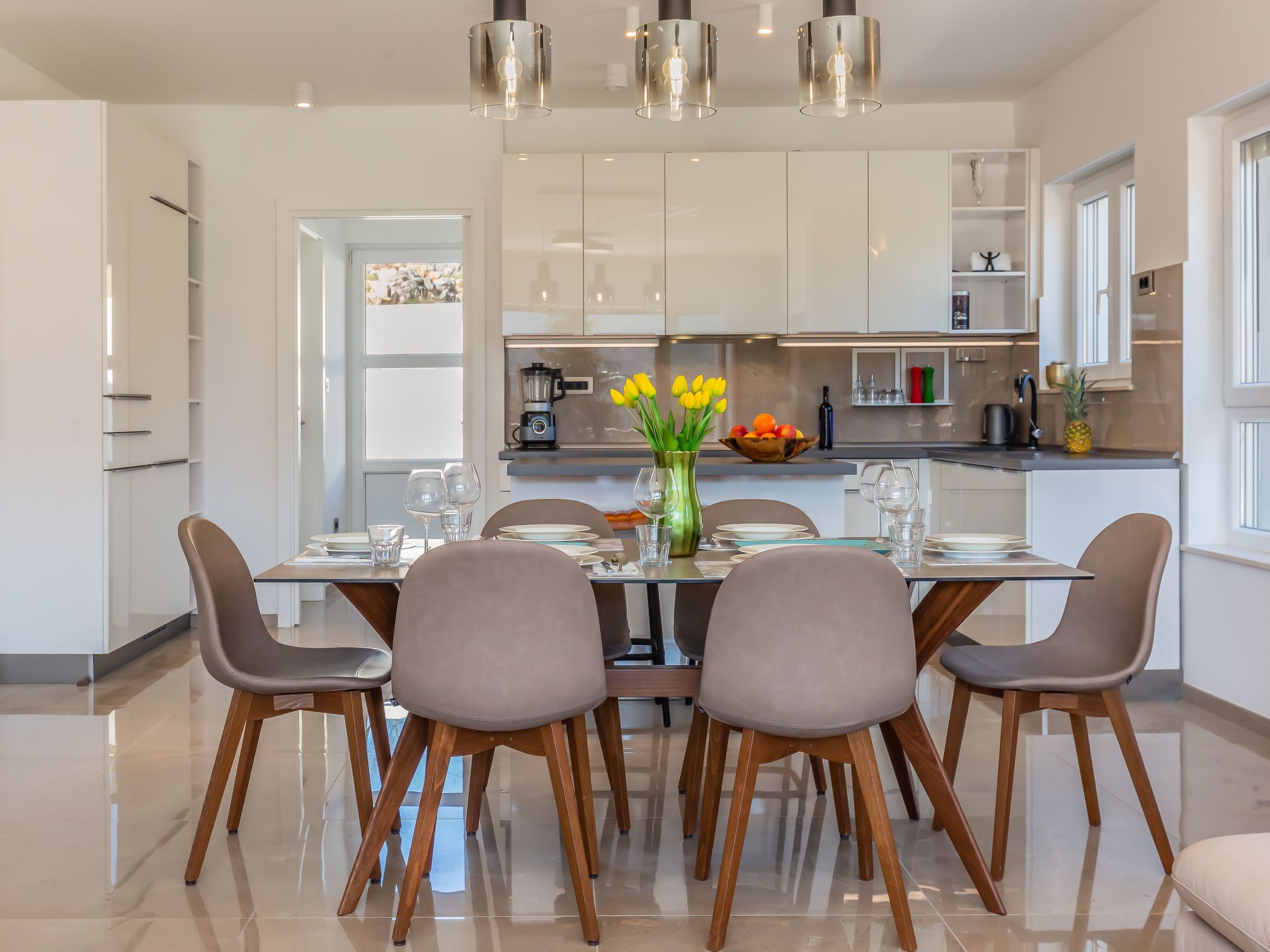 In Dugopolje mit Privatem Pool-Dedans