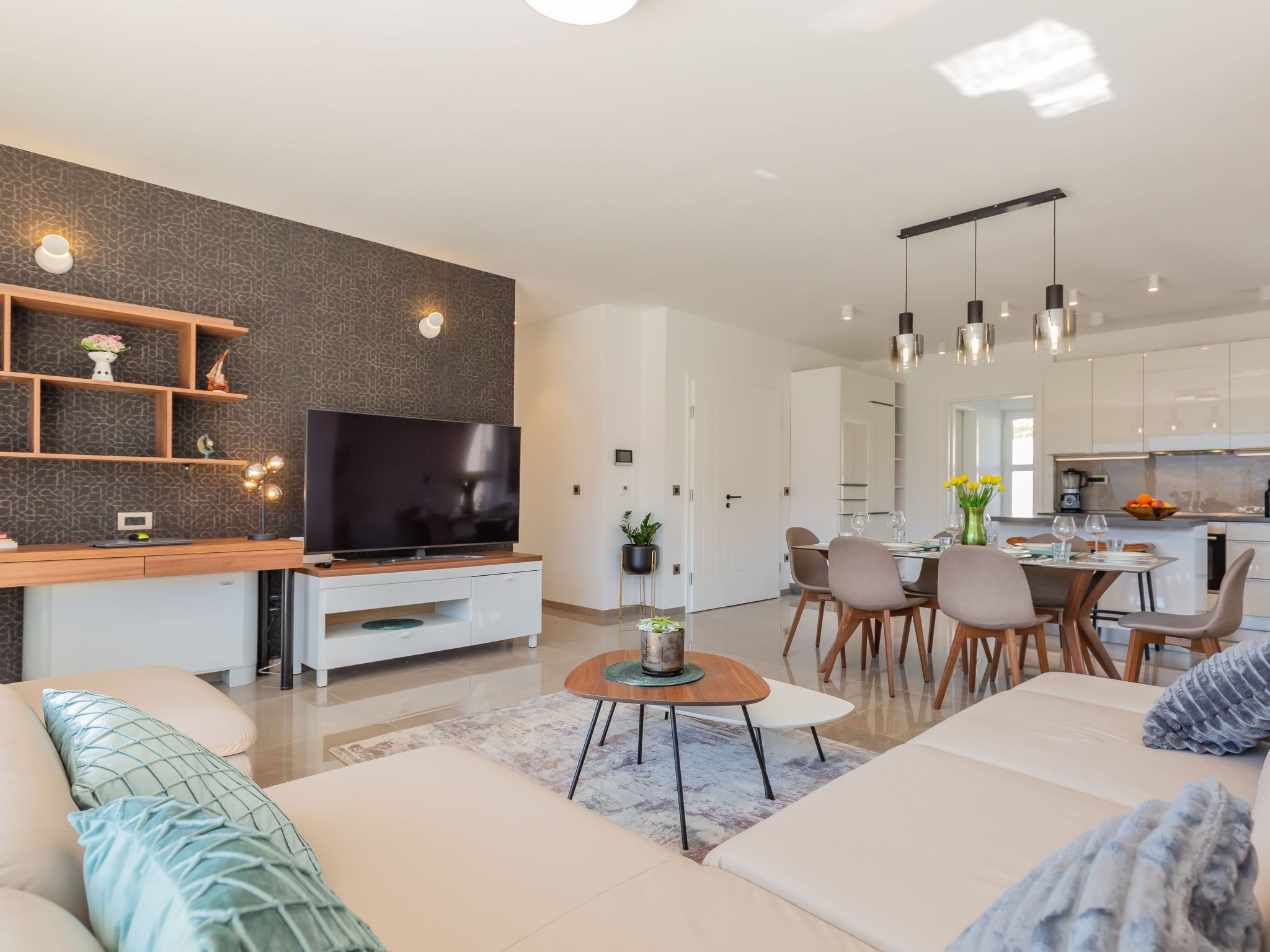 In Dugopolje mit Privatem Pool-Dedans