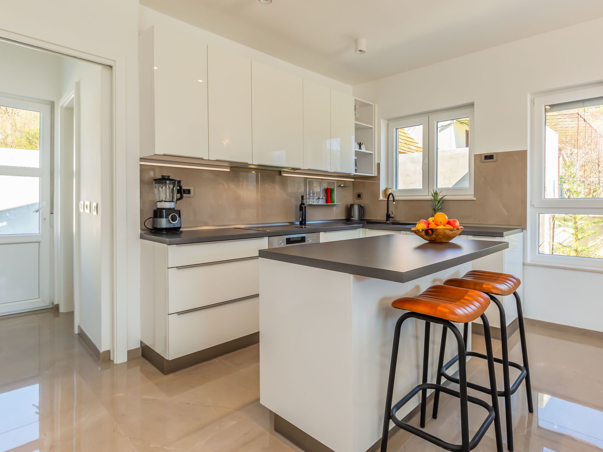 In Dugopolje mit Privatem Pool-Dedans