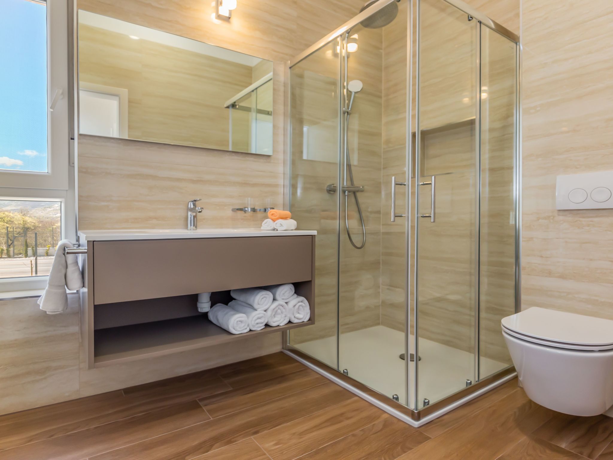 In Dugopolje mit Privatem Pool-Dedans