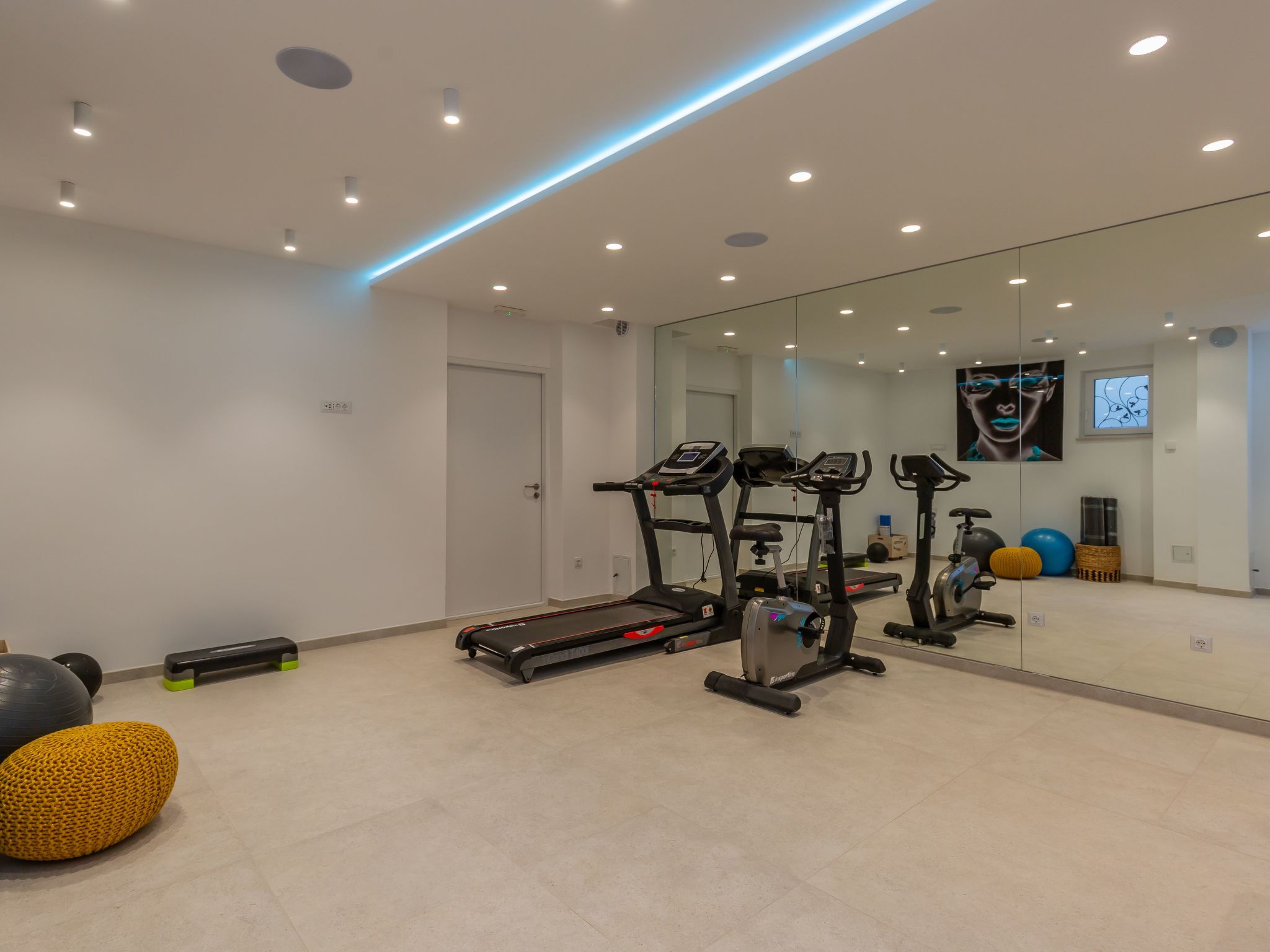 In Dugopolje mit Privatem Pool-Dedans