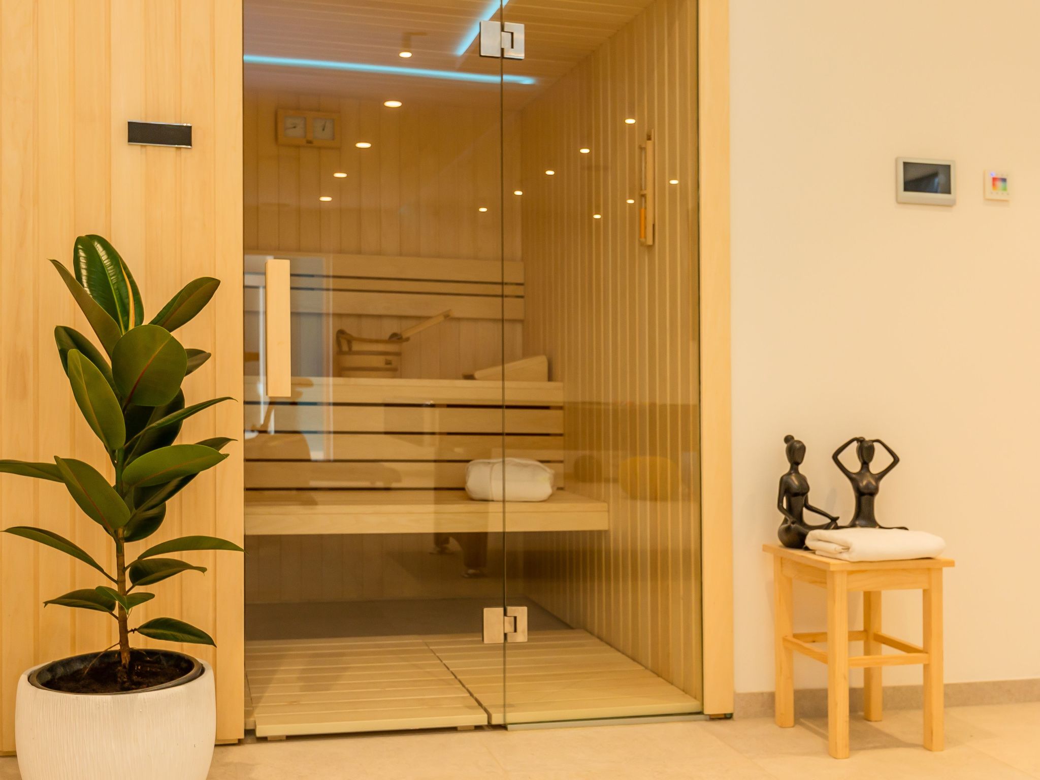 In Dugopolje mit Privatem Pool-Dedans