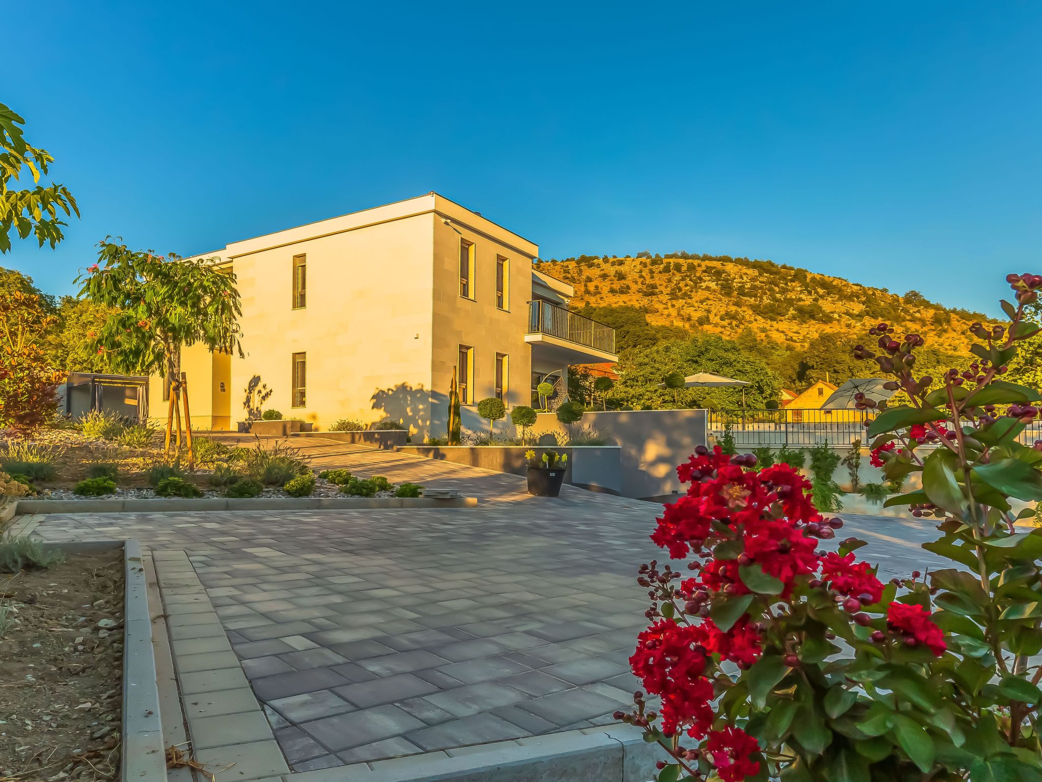 In Dugopolje mit Privatem Pool-Dedans