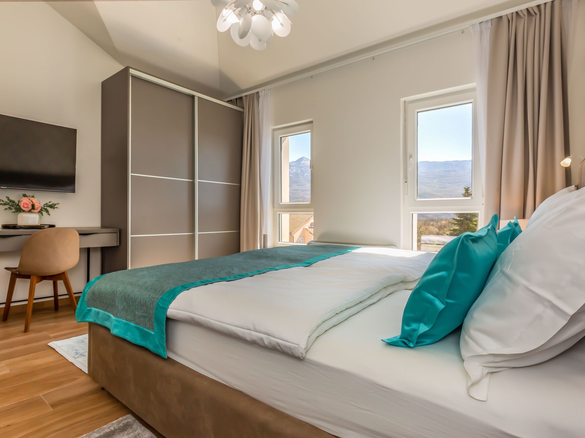 In Dugopolje mit Privatem Pool-Dedans