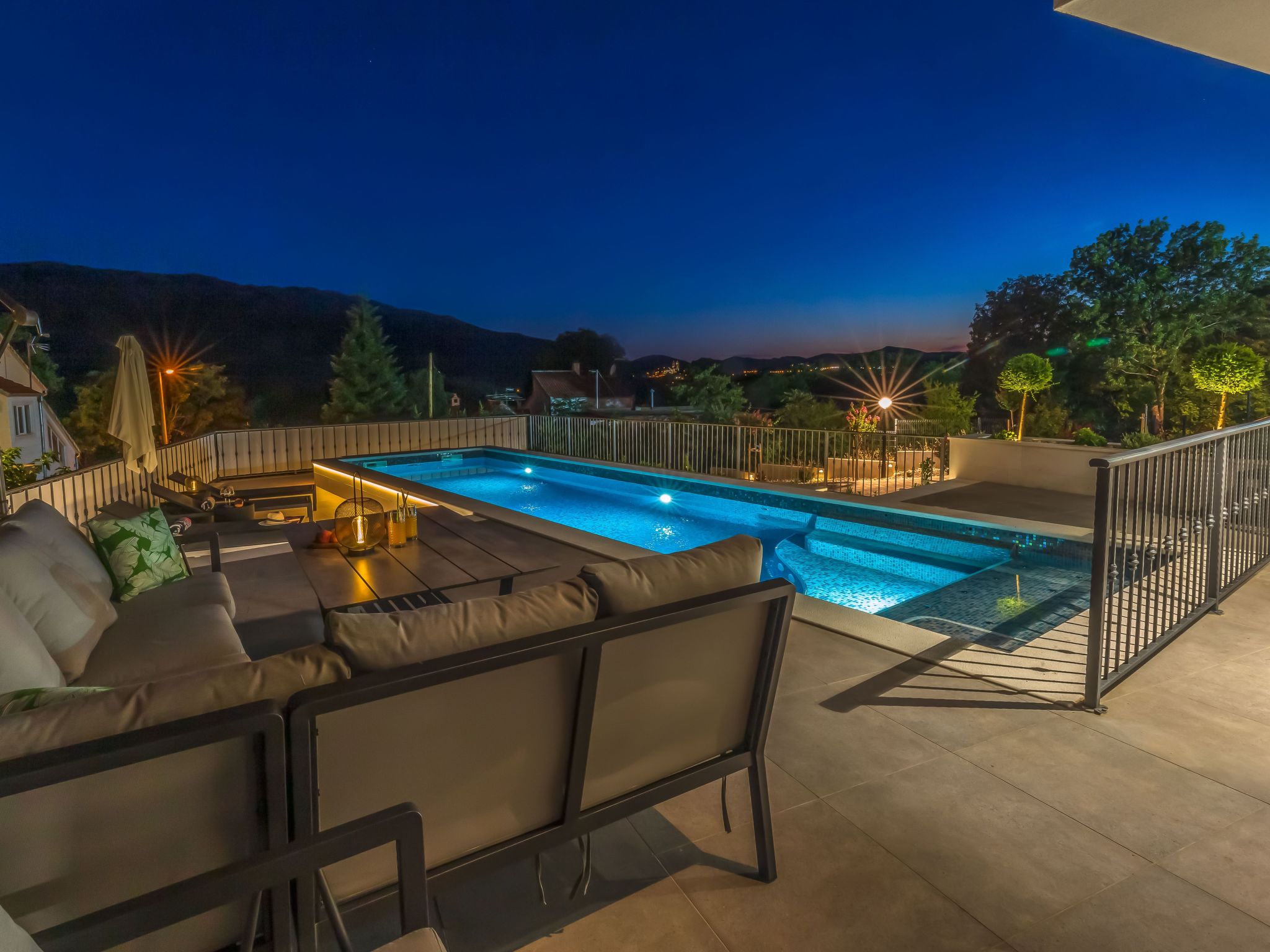 In Dugopolje mit Privatem Pool-Dedans