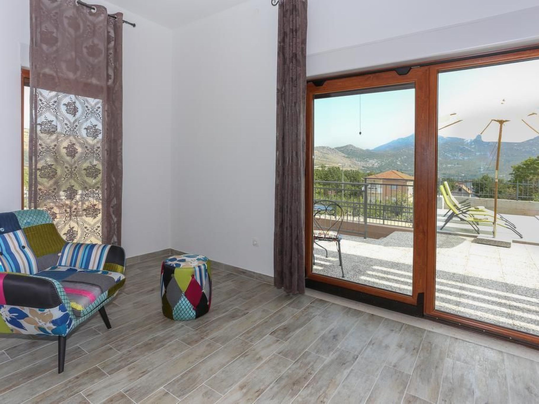 Villa Longfield mit privaten Pool und Sauna-Drinnen