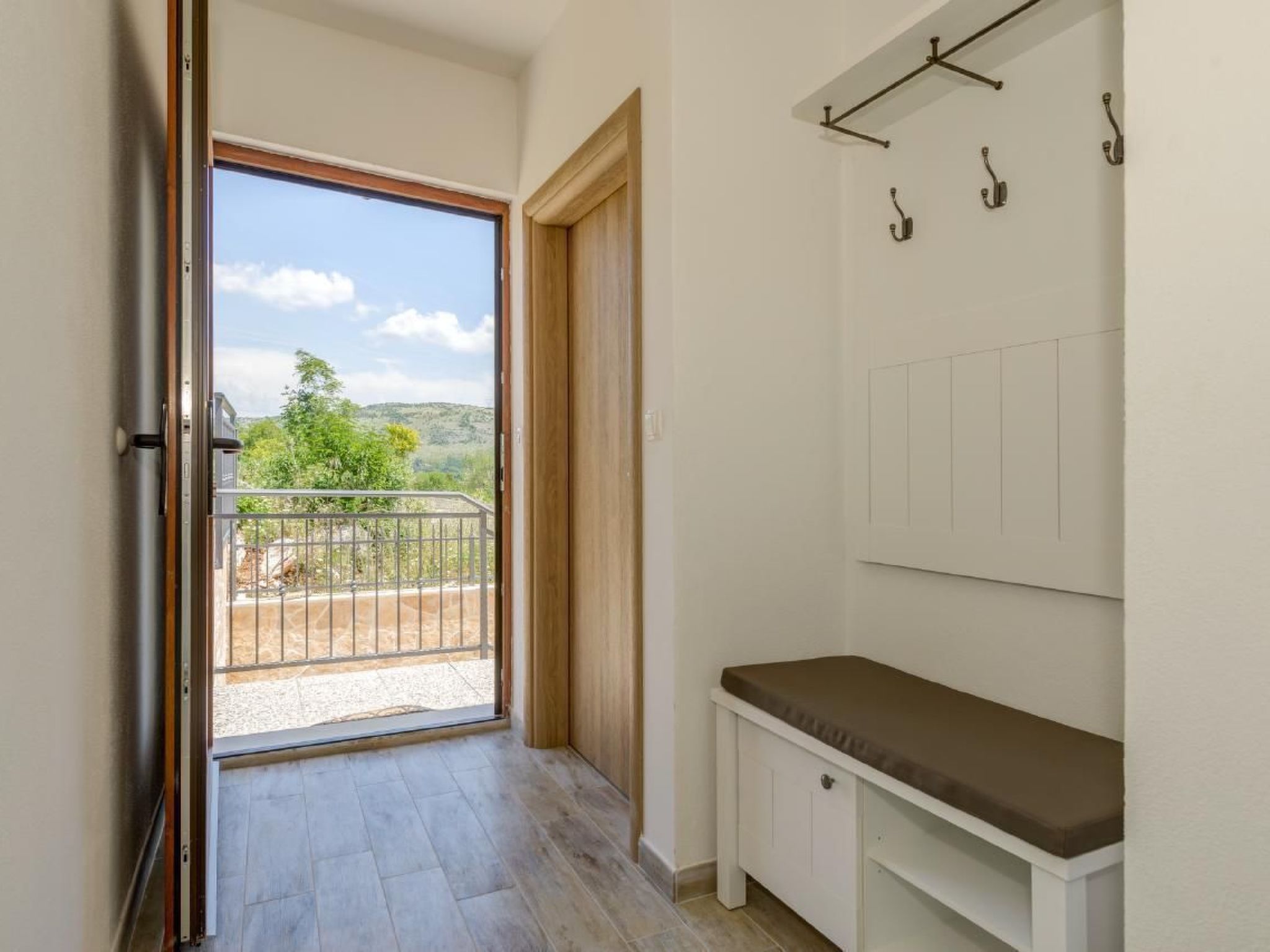 Villa Longfield mit privaten Pool und Sauna-Drinnen