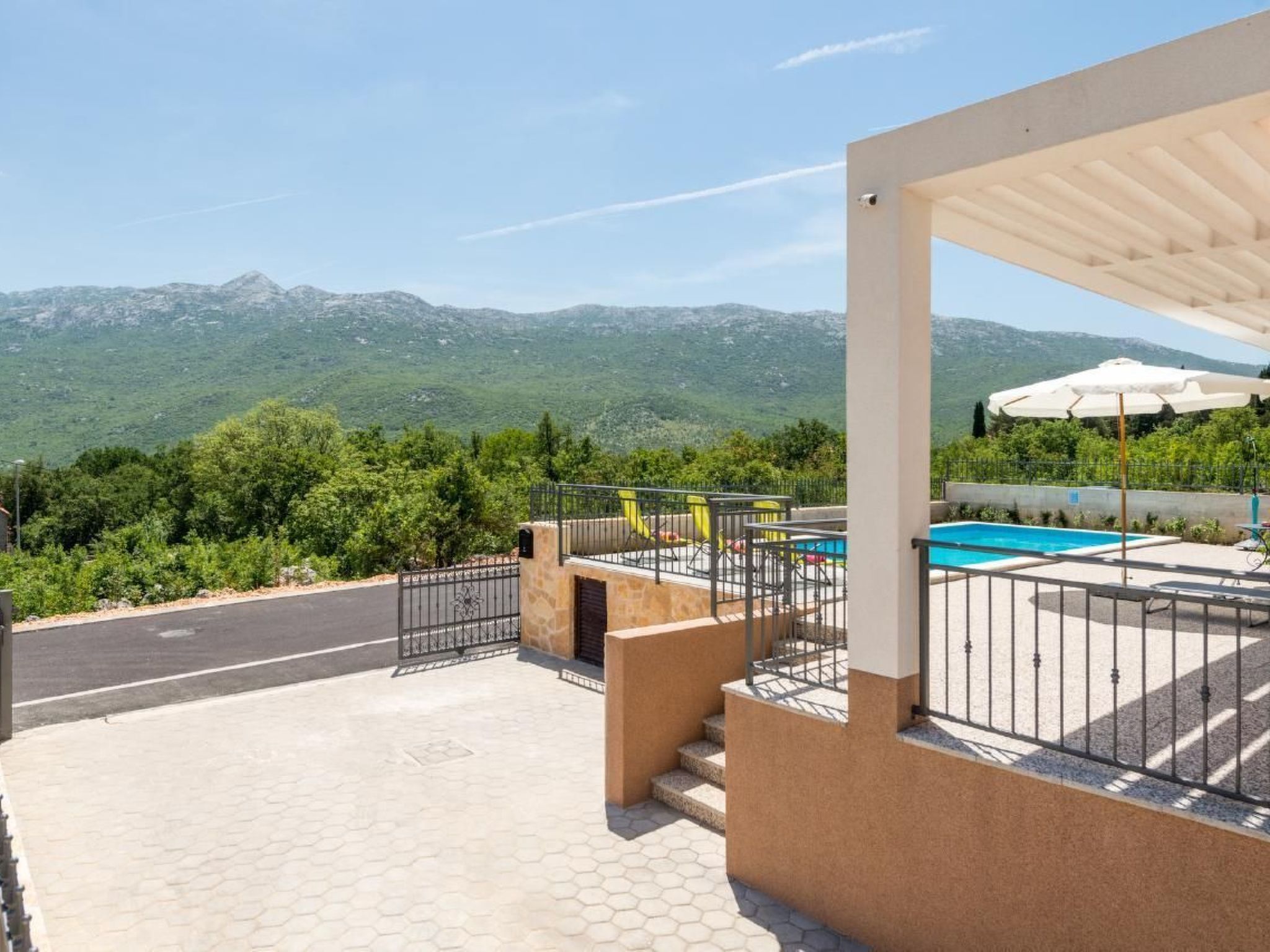 Villa Longfield mit privaten Pool und Sauna-Drinnen