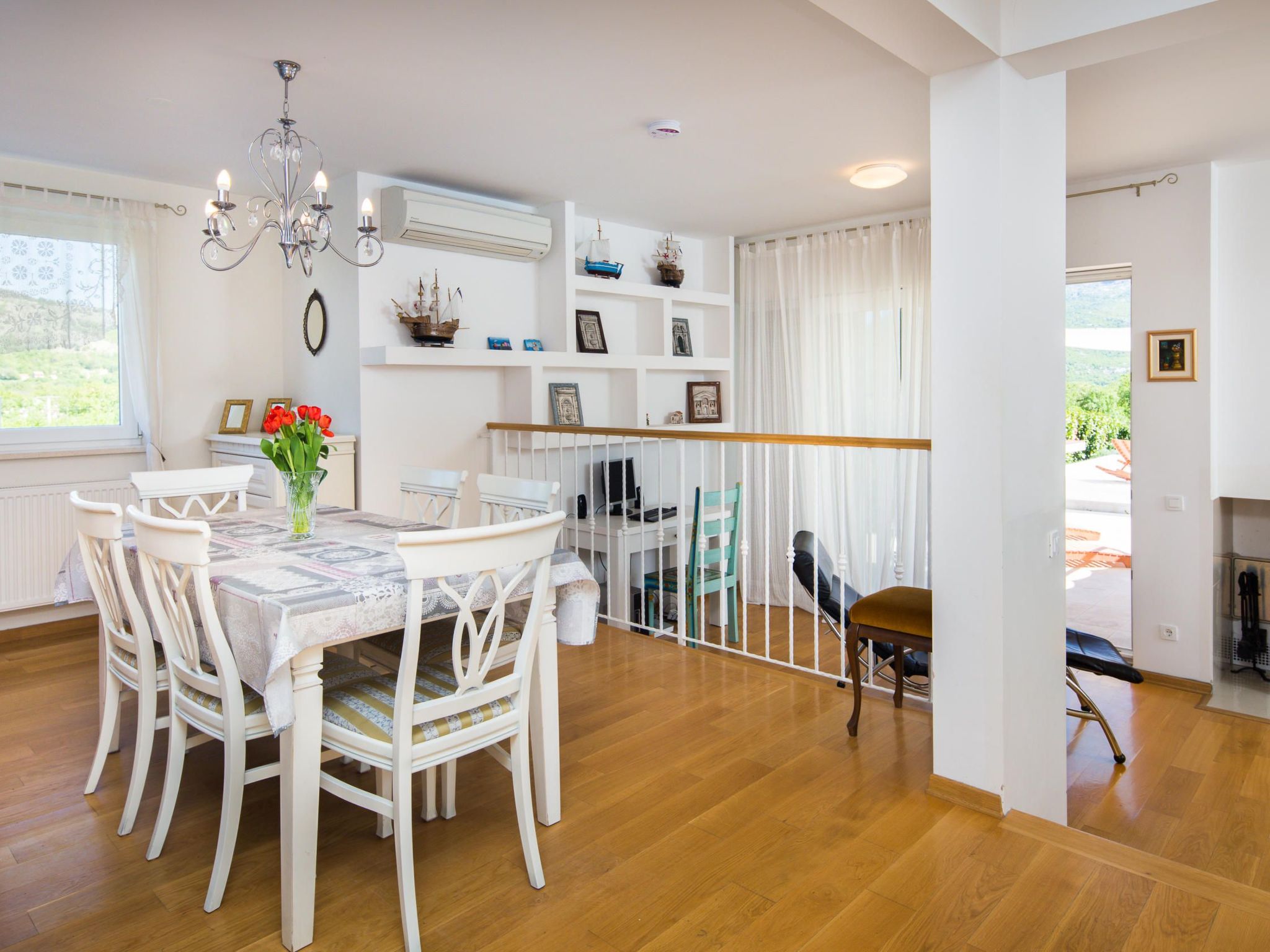 In Dugopolje mit Beheiztem Pool-Drinnen