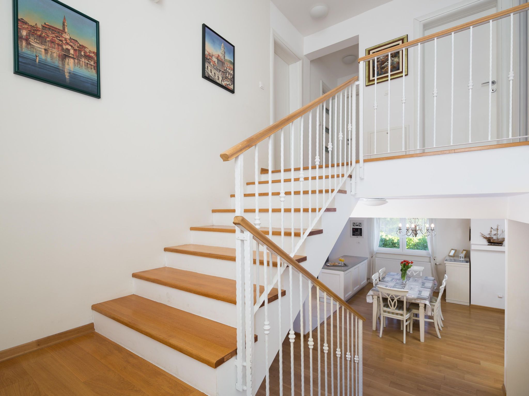 In Dugopolje mit Beheiztem Pool-Drinnen