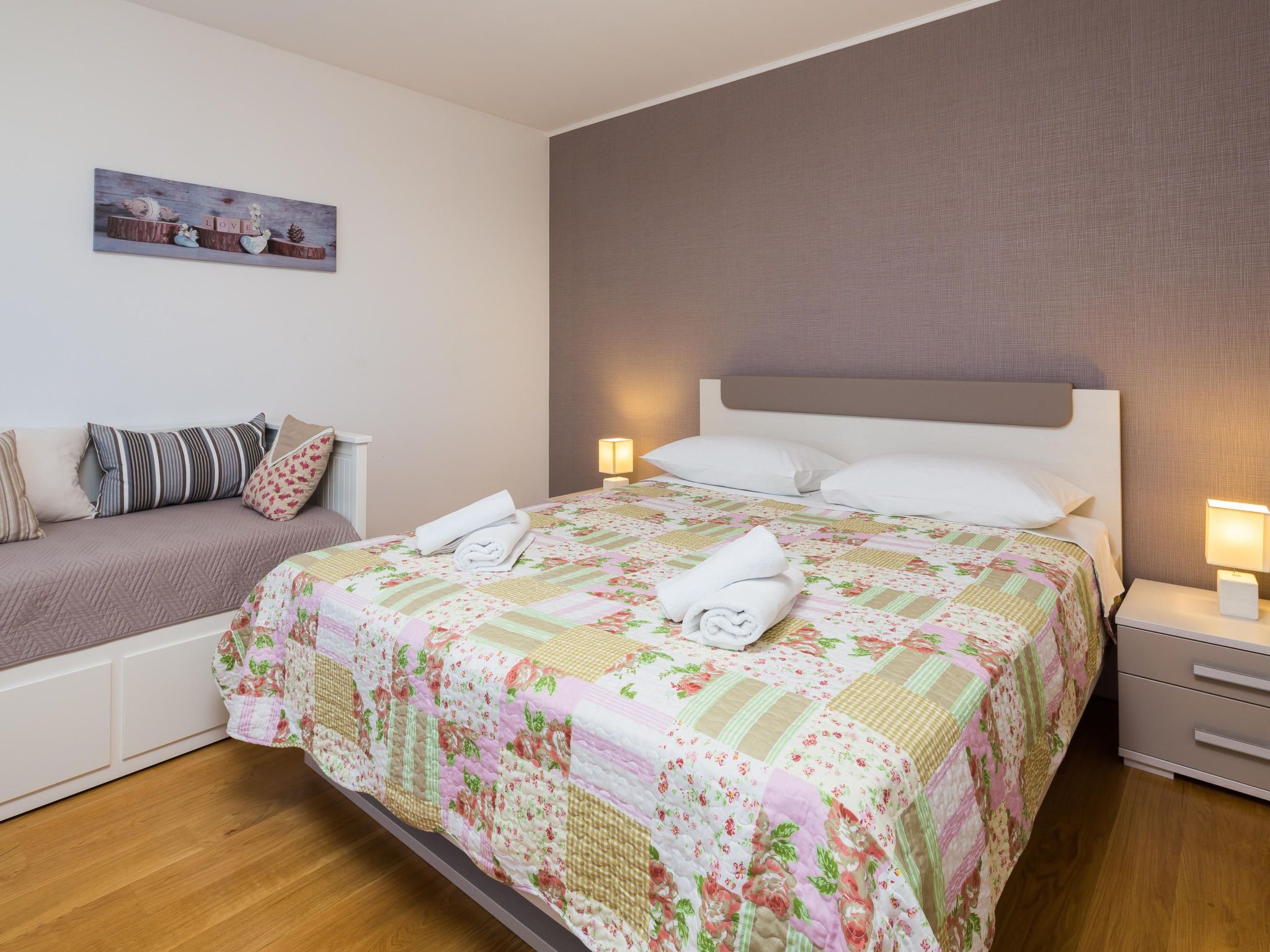 In Dugopolje mit Beheiztem Pool-Drinnen