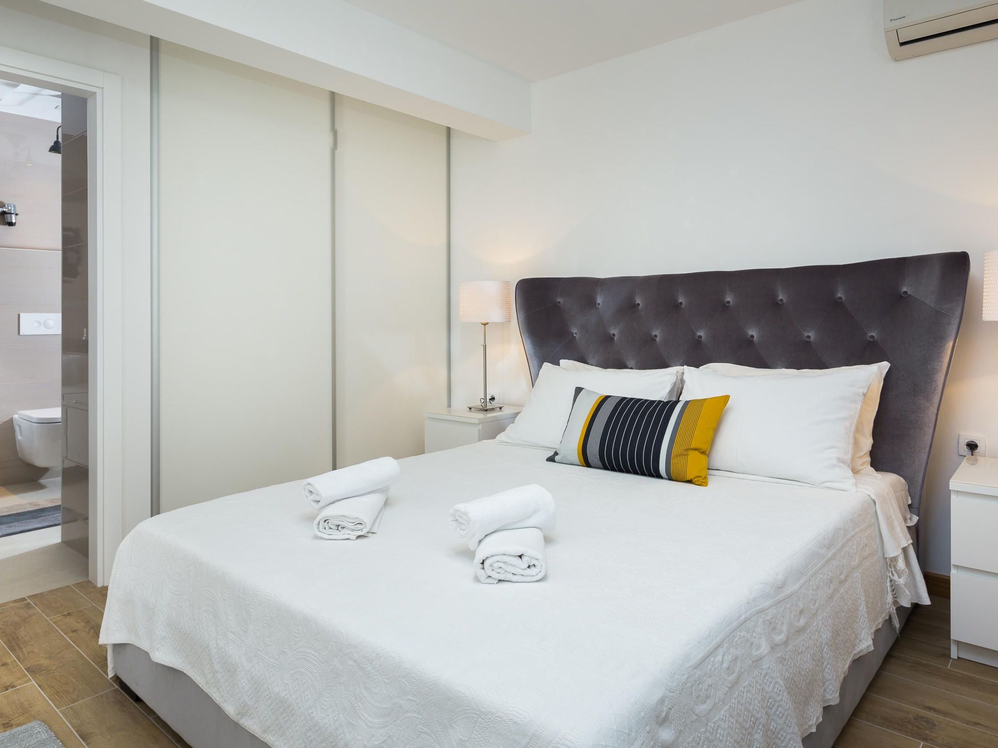 In Dugopolje mit Beheiztem Pool-Drinnen