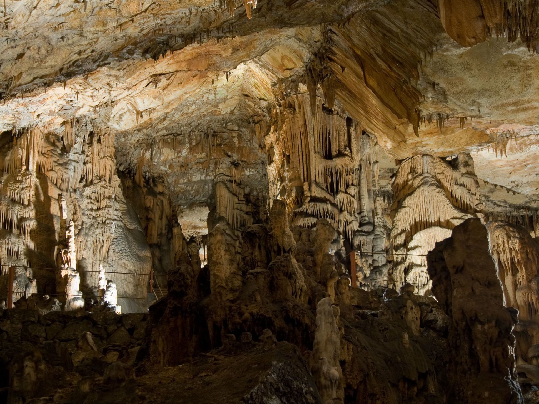 In Dugopolje mit Beheiztem Pool-Drinnen