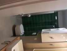 Knusse studio met balkon op 200 meter van zee bij Podstrana - thumbnail 5