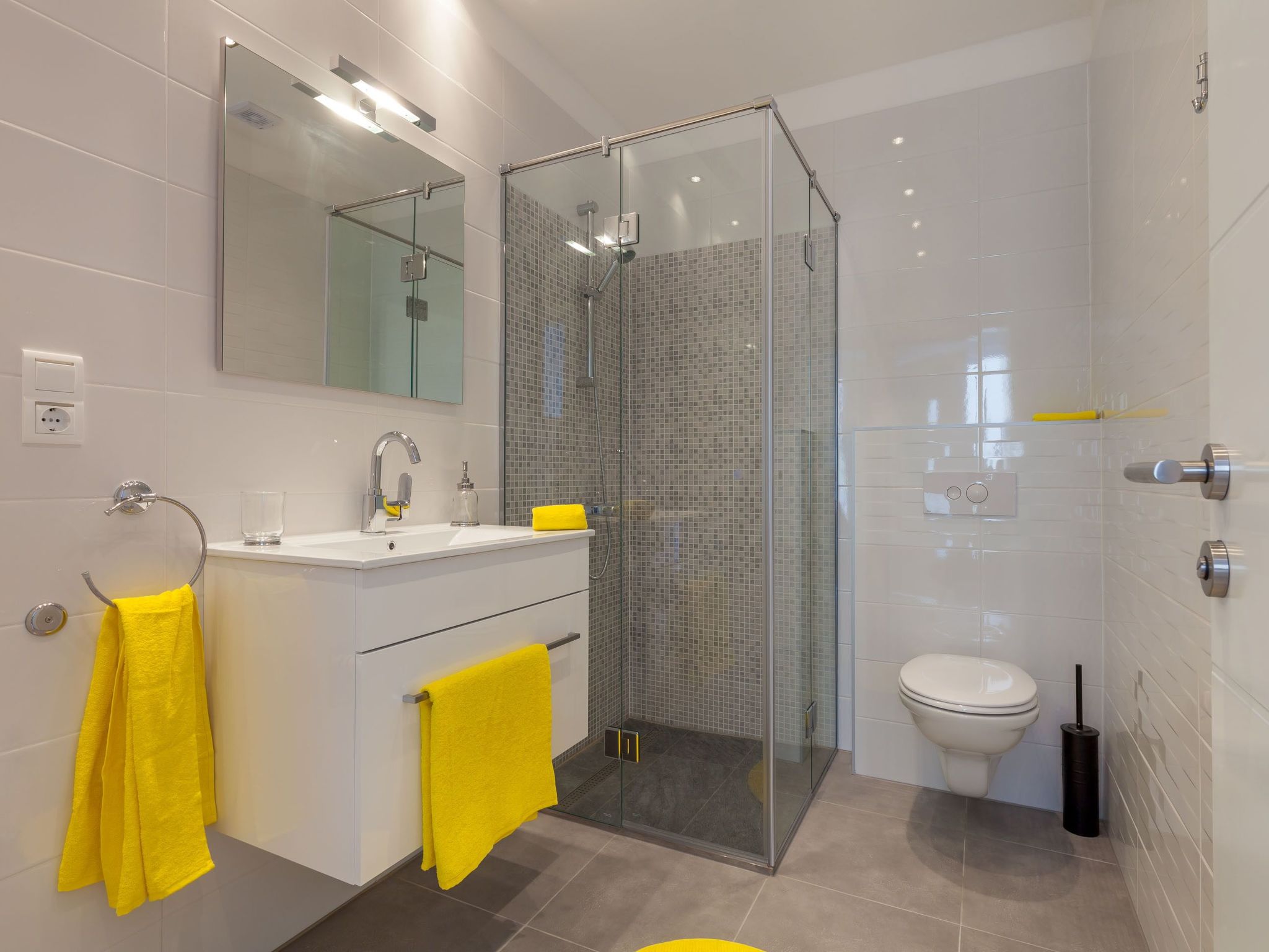 Für 4 Personen ca. 50 m&sup2; in Podstrana, Dalmatien (Gespanschaft Split-Dalma-Inside