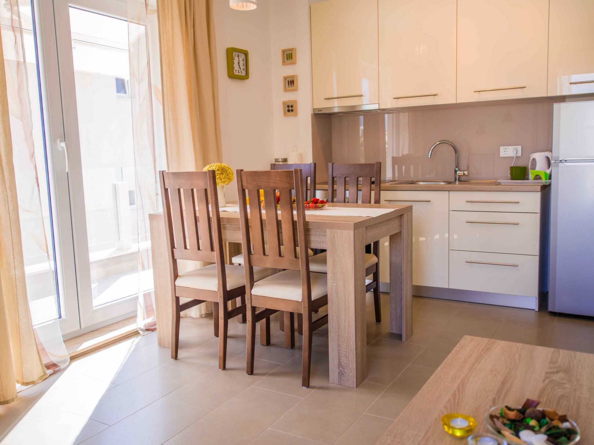 Für 4 Personen ca. 75 m&sup2; in Podstrana, Dalmatien (Gespanschaft Split-Dalma-Inside