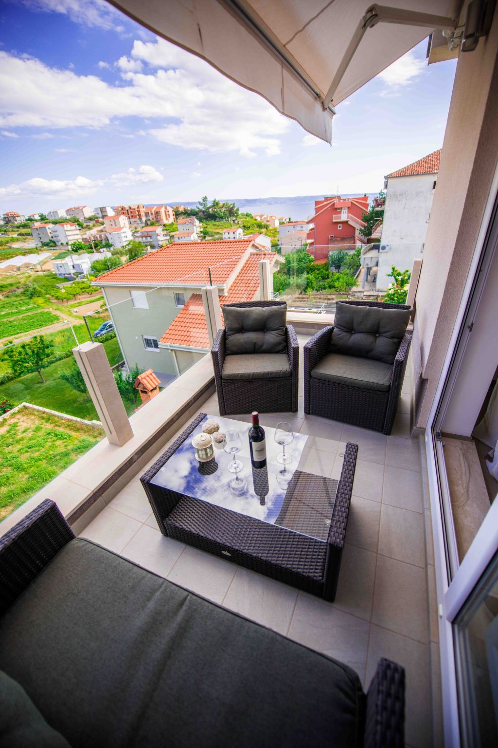 Für 4 Personen ca. 75 m&sup2; in Podstrana, Dalmatien (Gespanschaft Split-Dalma-Inside