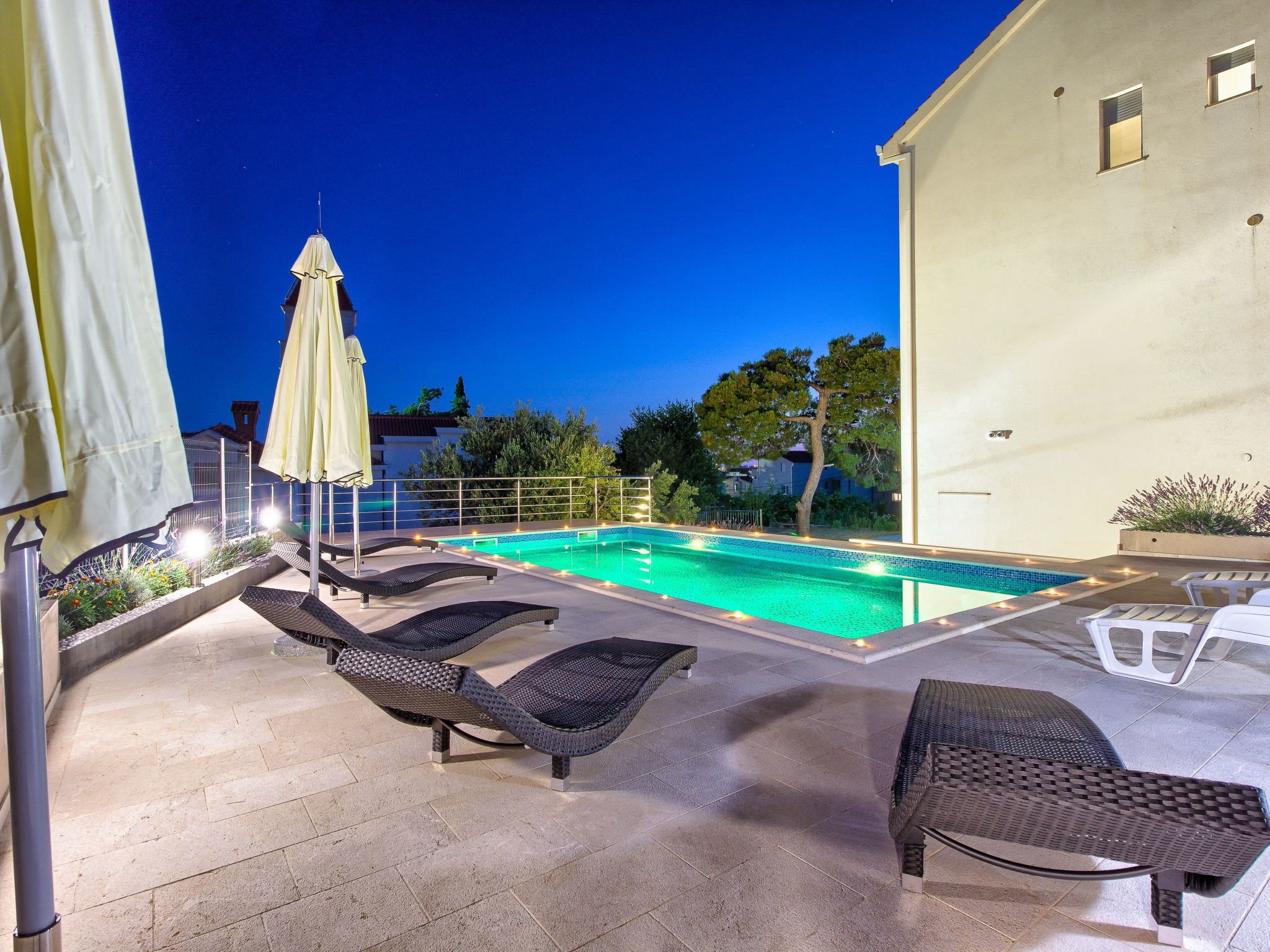 "Villa Rock" mit Blick auf das Wasser-Draußen