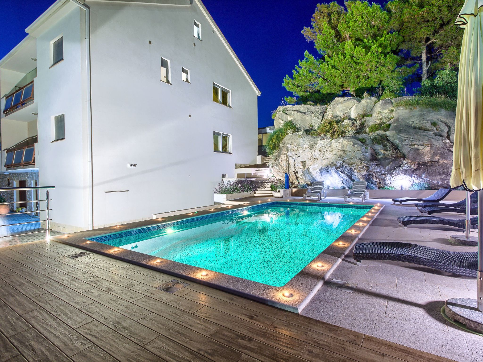 "Villa Rock" mit Blick auf das Wasser-Draußen