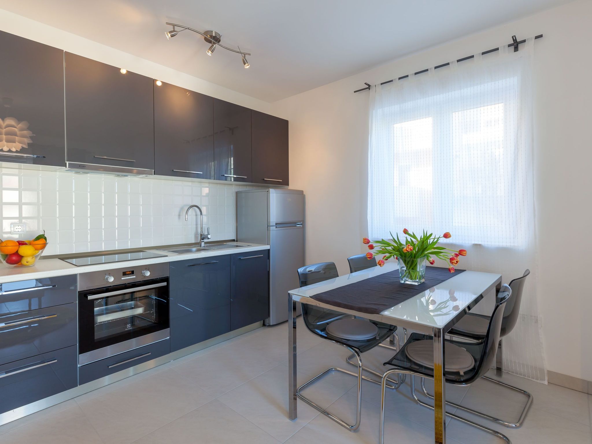 Für 4 Personen ca. 46 m&sup2; in Podstrana, Dalmatien (Gespanschaft Split-Dalma-Image-tags.info