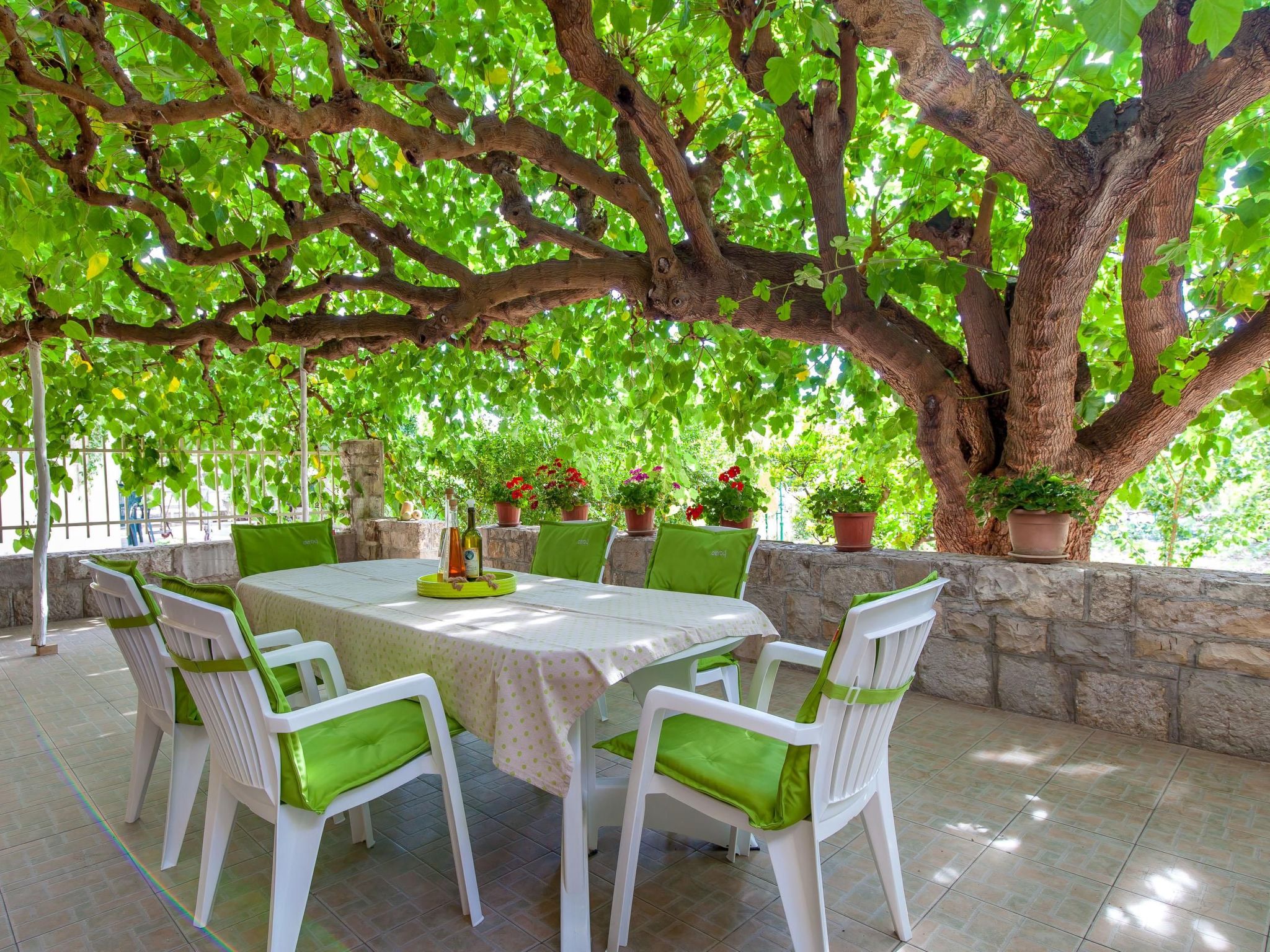 Maric mit Terrasse und Balkon