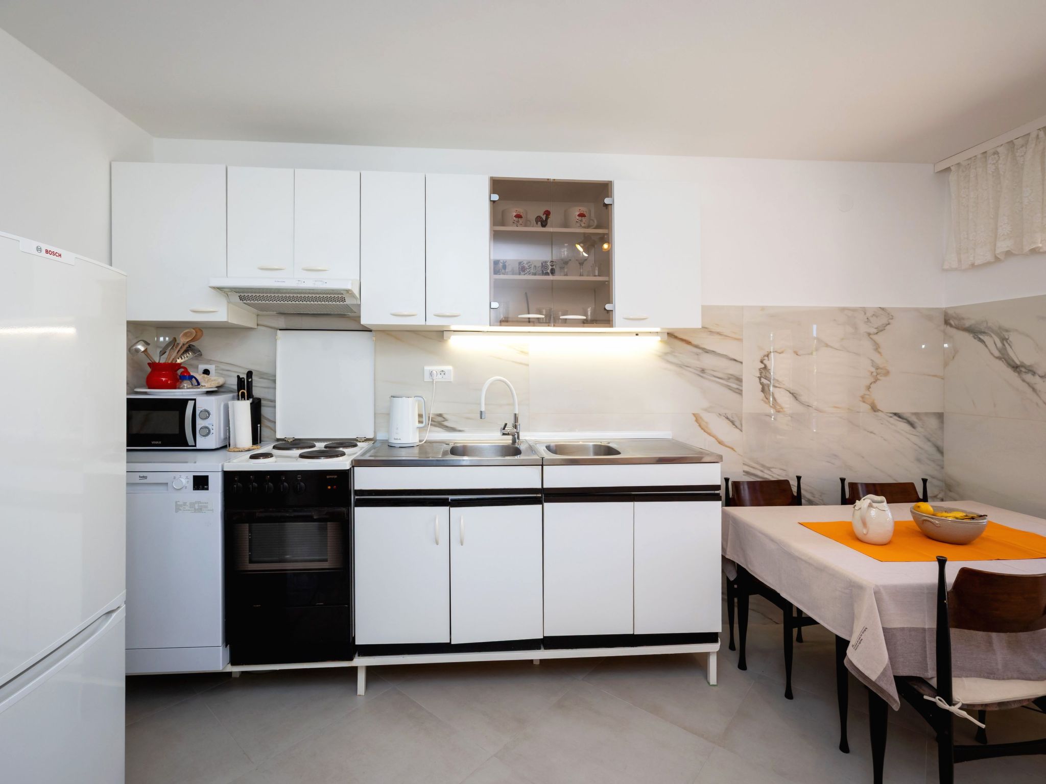 Maric mit Terrasse und Balkon-Dedans