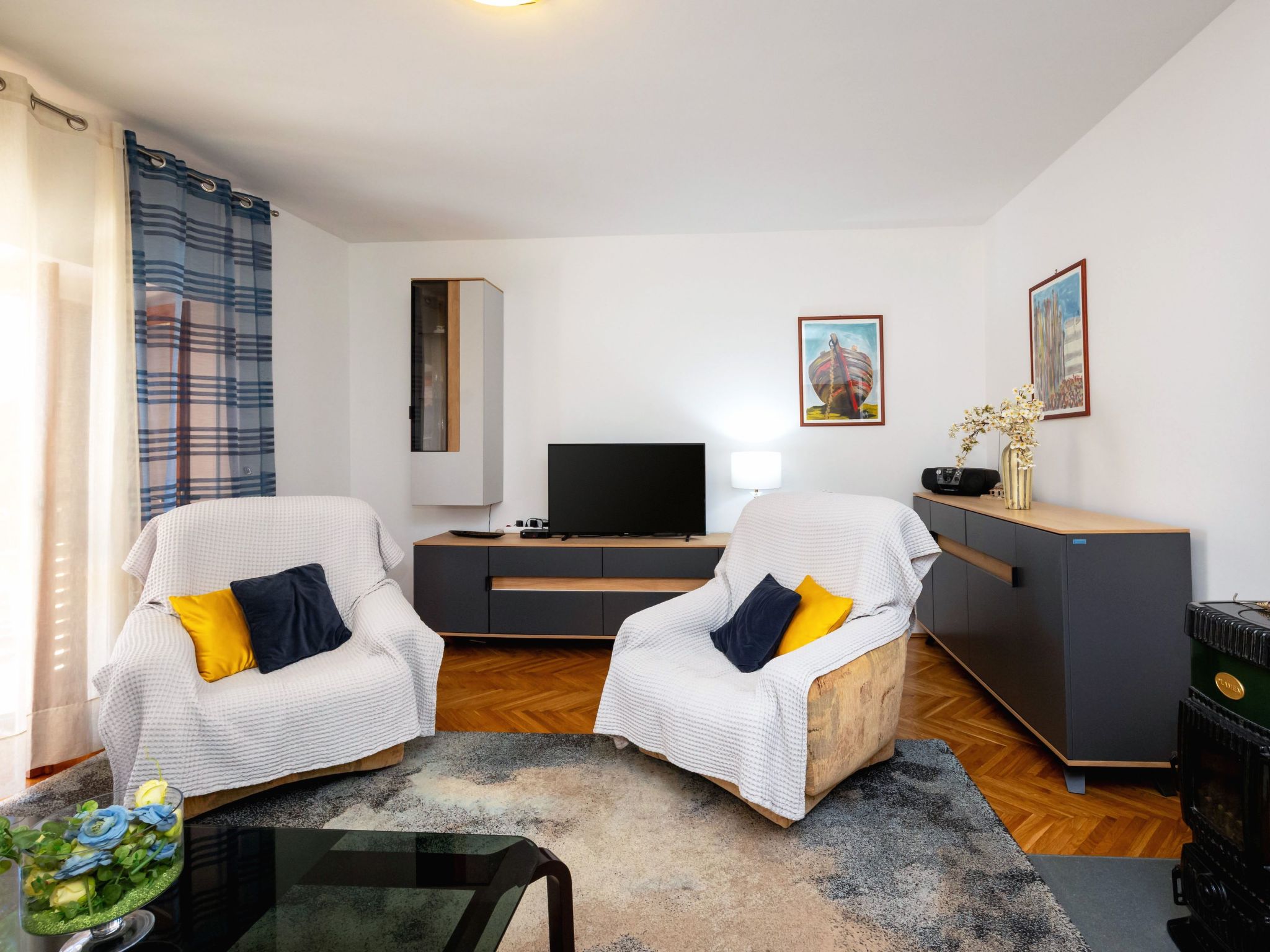 Maric mit Terrasse und Balkon-Dedans