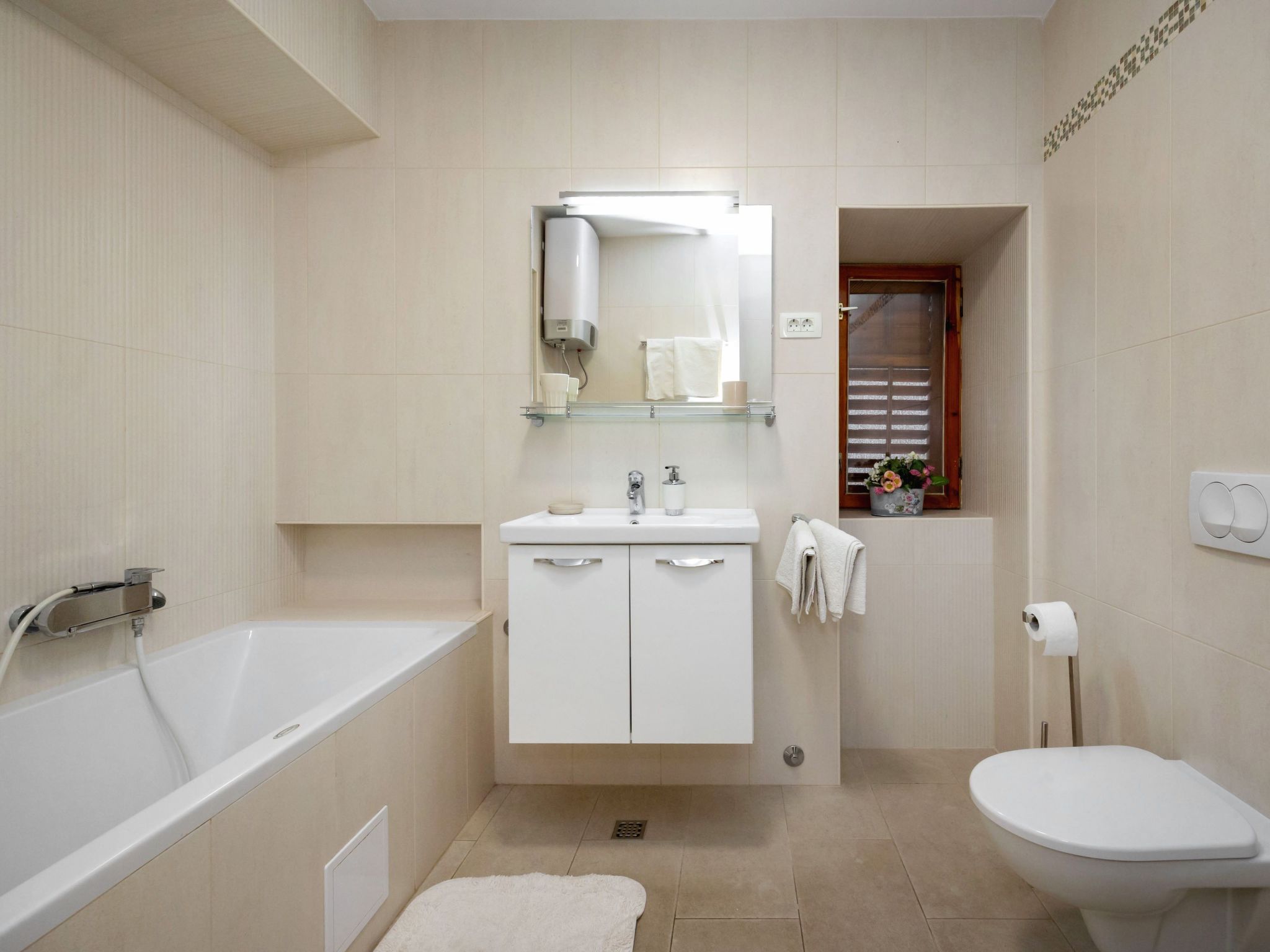 Maric mit Terrasse und Balkon-Dedans