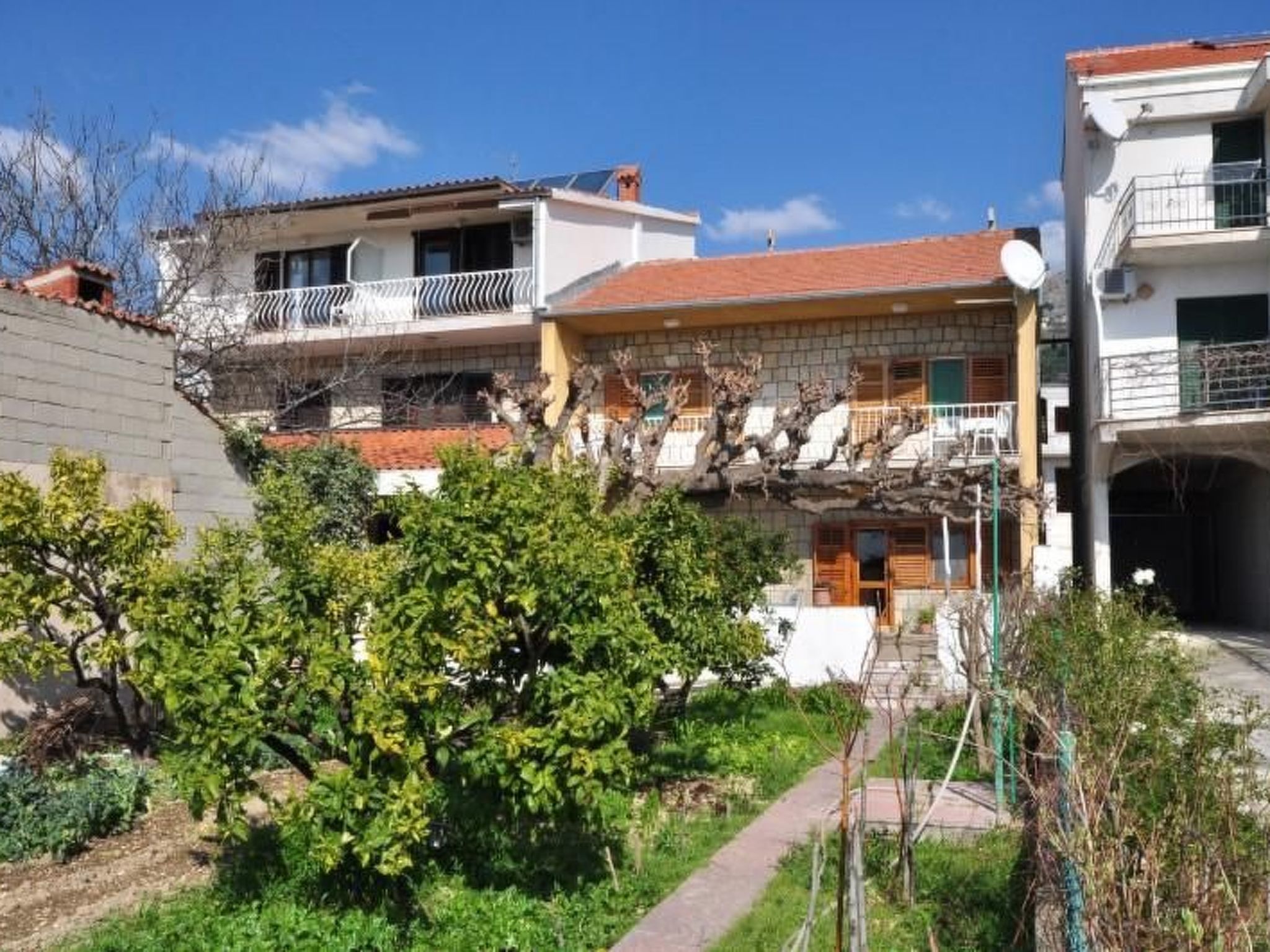 Maric mit Terrasse und Balkon-Dedans