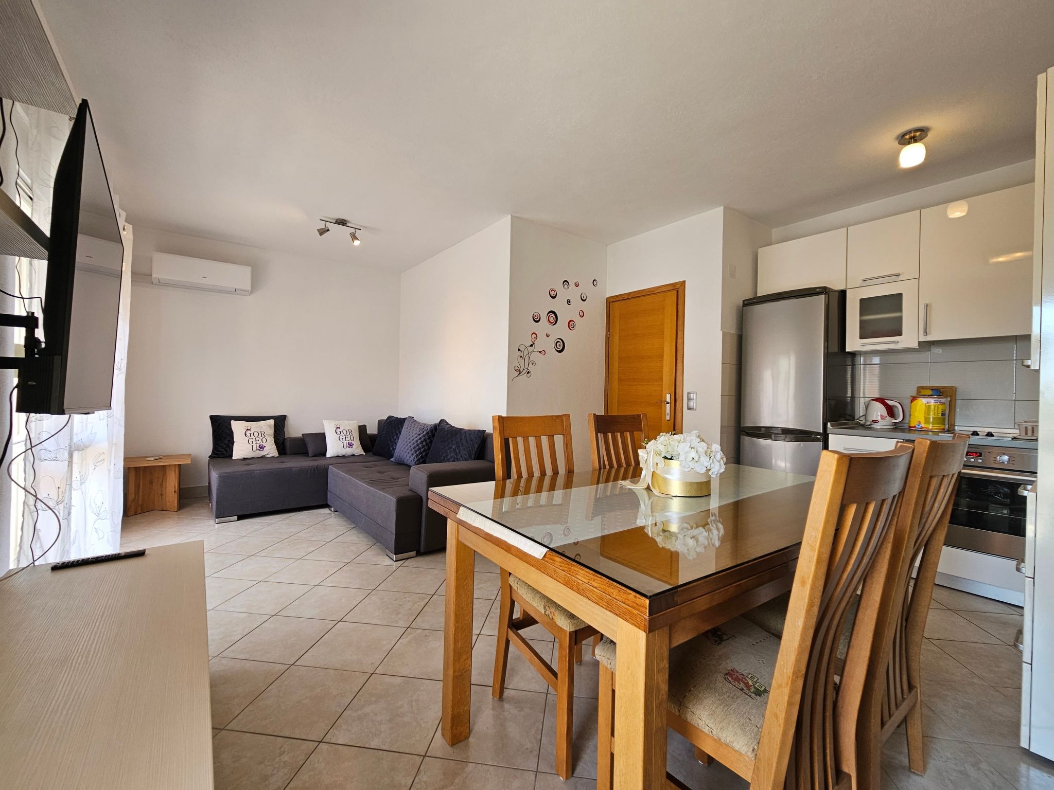 Maja großer Balkon 7 Minuten zu Fuß zum Strand und Hotel-Image-tags.info