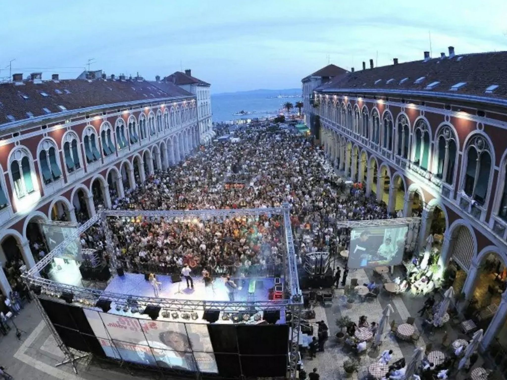 Maja großer Balkon 7 Minuten zu Fuß zum Strand und Hotel-Image-tags.info