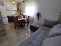 Amazing View: Schitterend appartement met panoramisch uitzicht op zee en stad in Podstrana - thumbnail 6