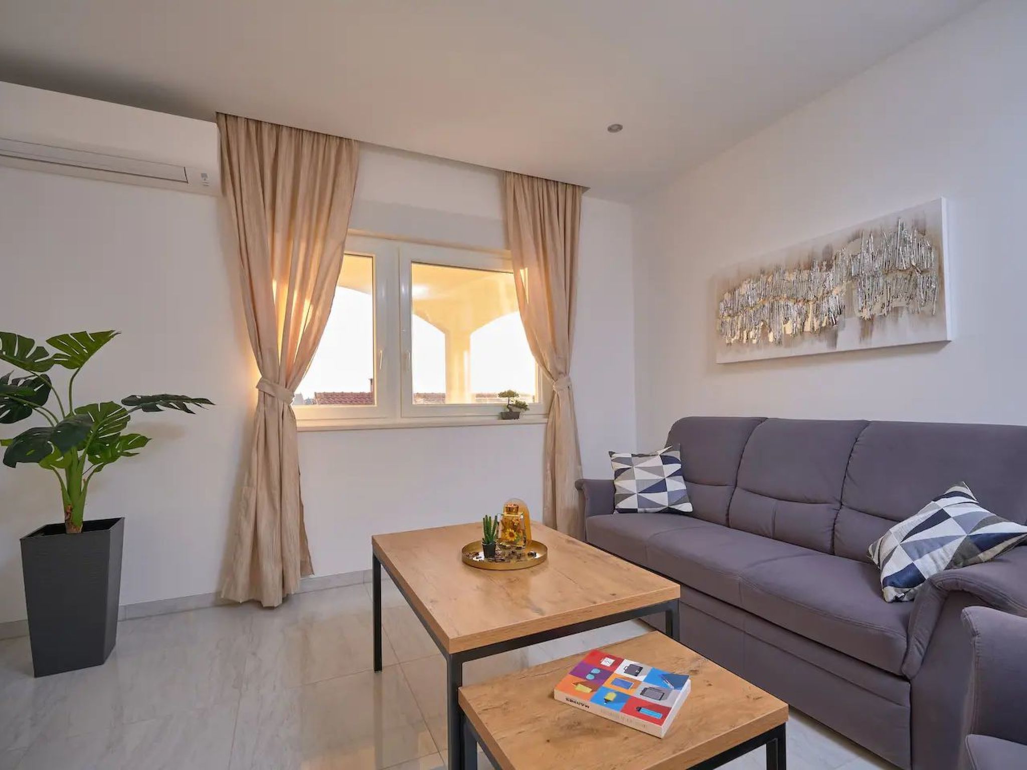 M&M Ferienhaus mit Pool-Dedans