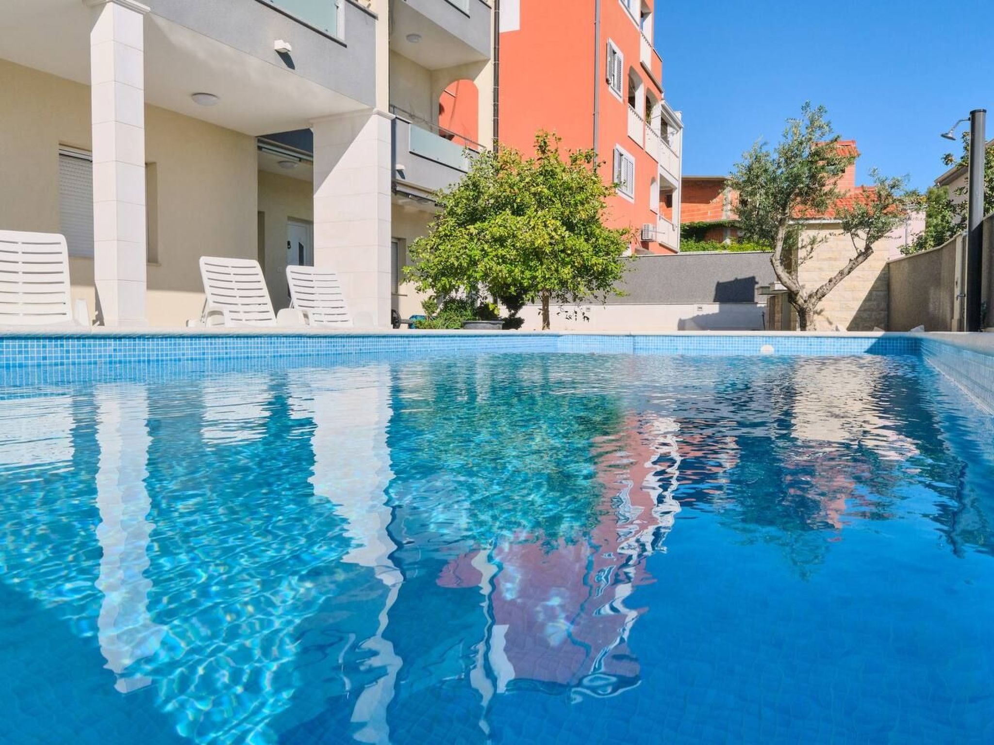 M&M Ferienhaus mit Pool-Dedans