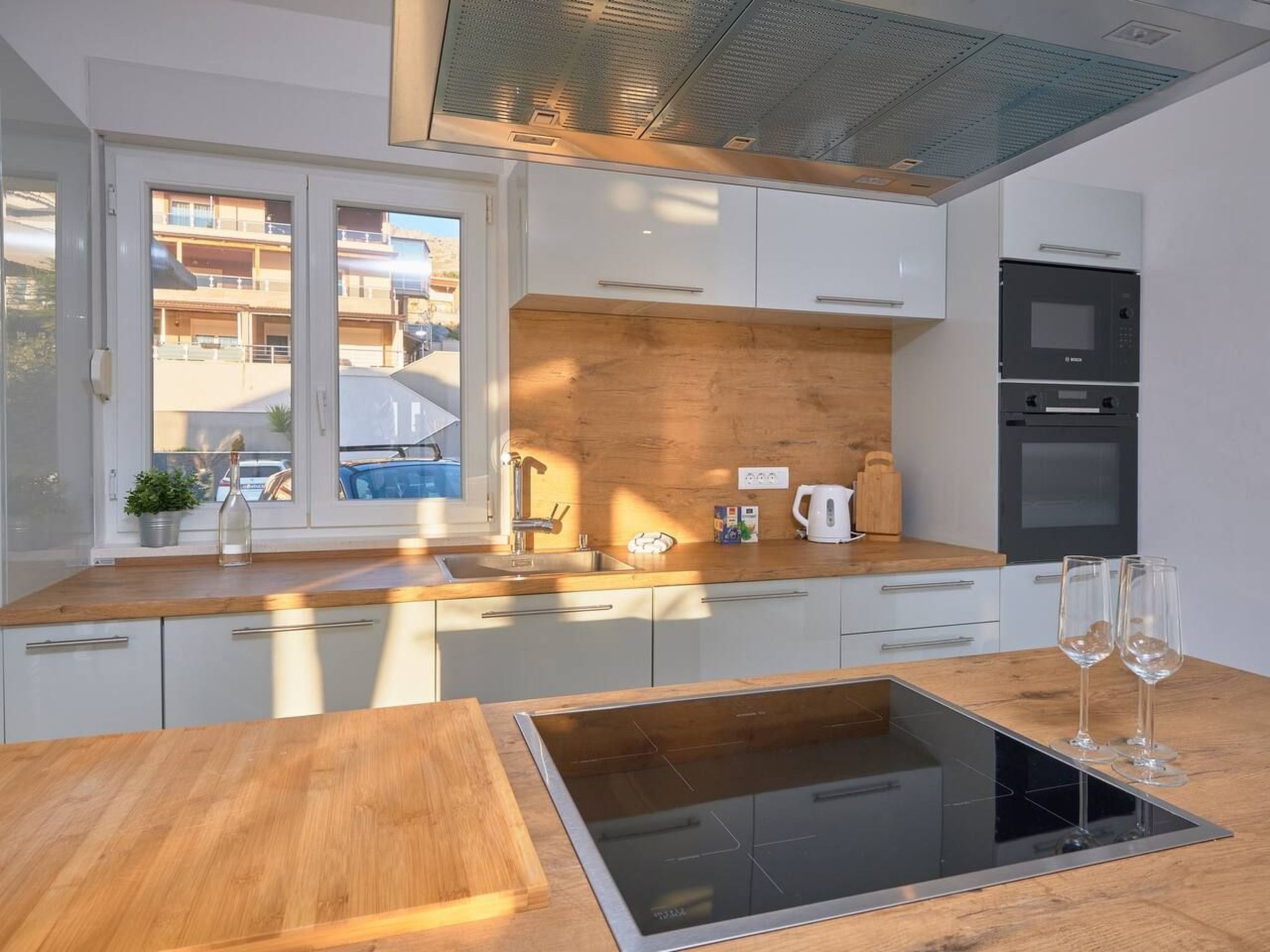 M Ganze Etage in einem geräumigen Haus mit Pool-Dedans