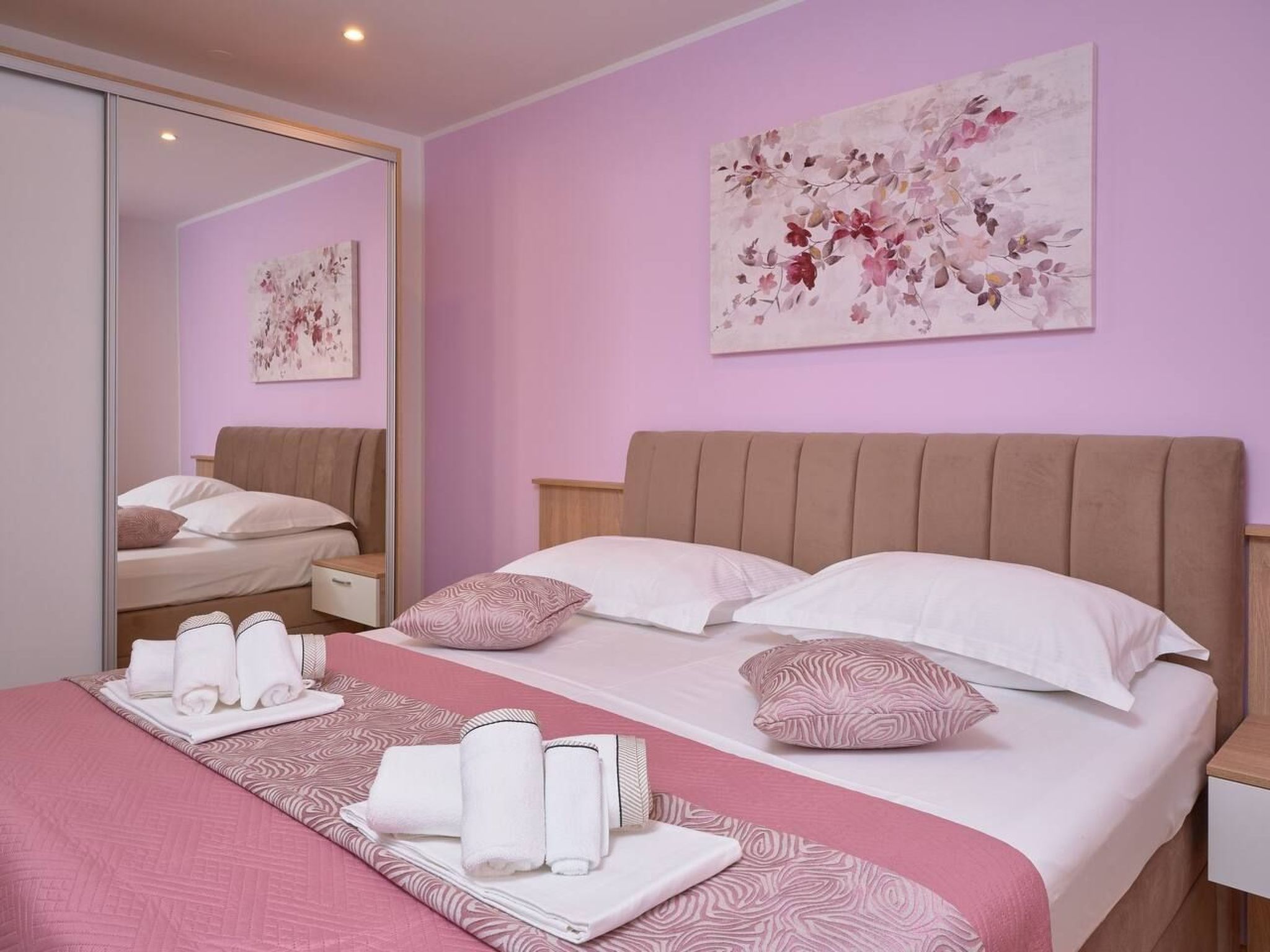 M Ganze Etage in einem geräumigen Haus mit Pool-Dedans