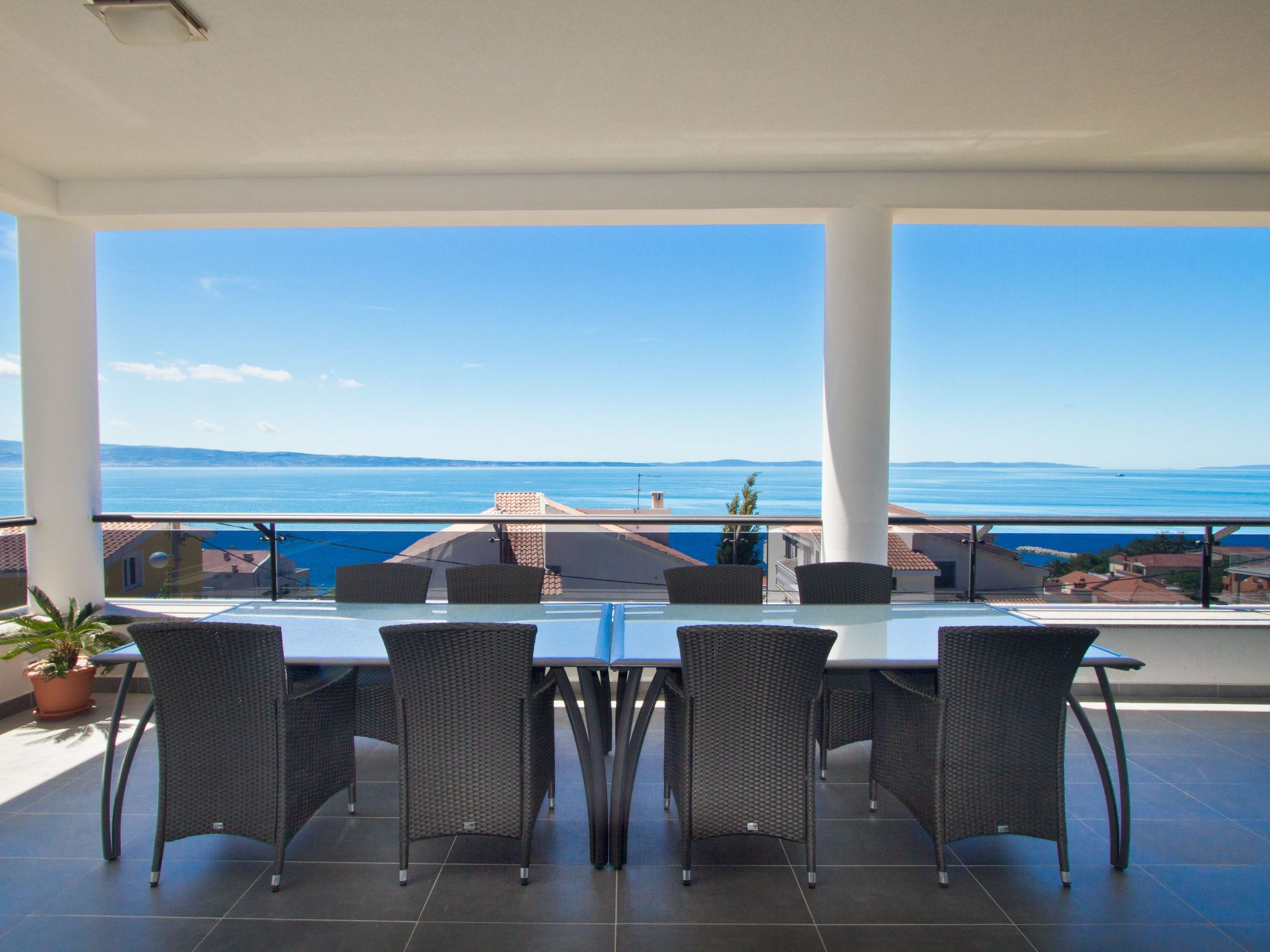 Charmantes Ferienhaus mit grünem Garten-Image-tags.info