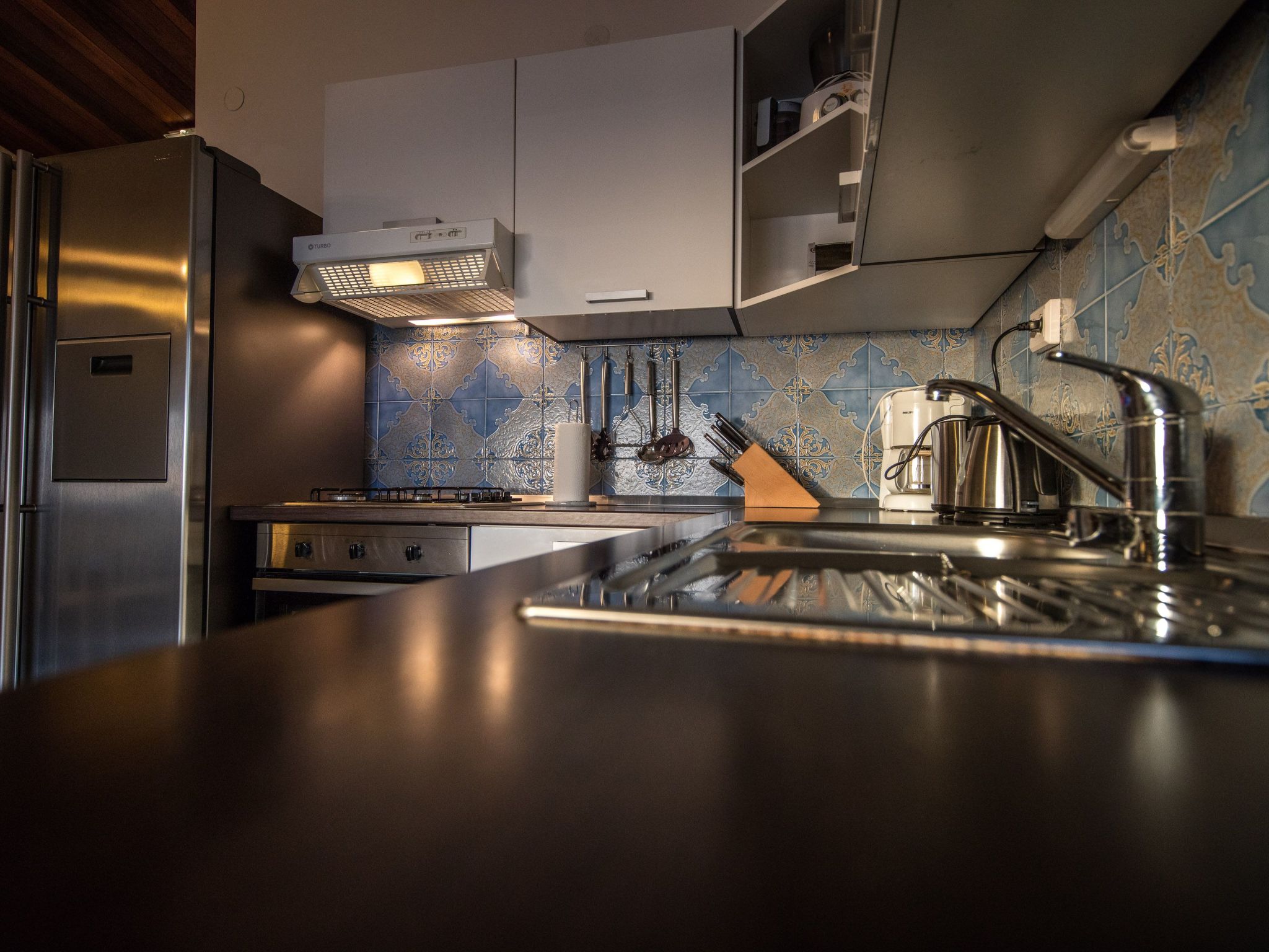 Charmantes Ferienhaus mit grünem Garten-Drinnen