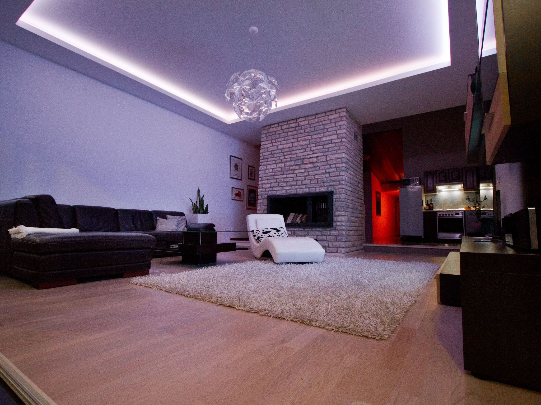 Charmantes Ferienhaus mit grünem Garten-Drinnen